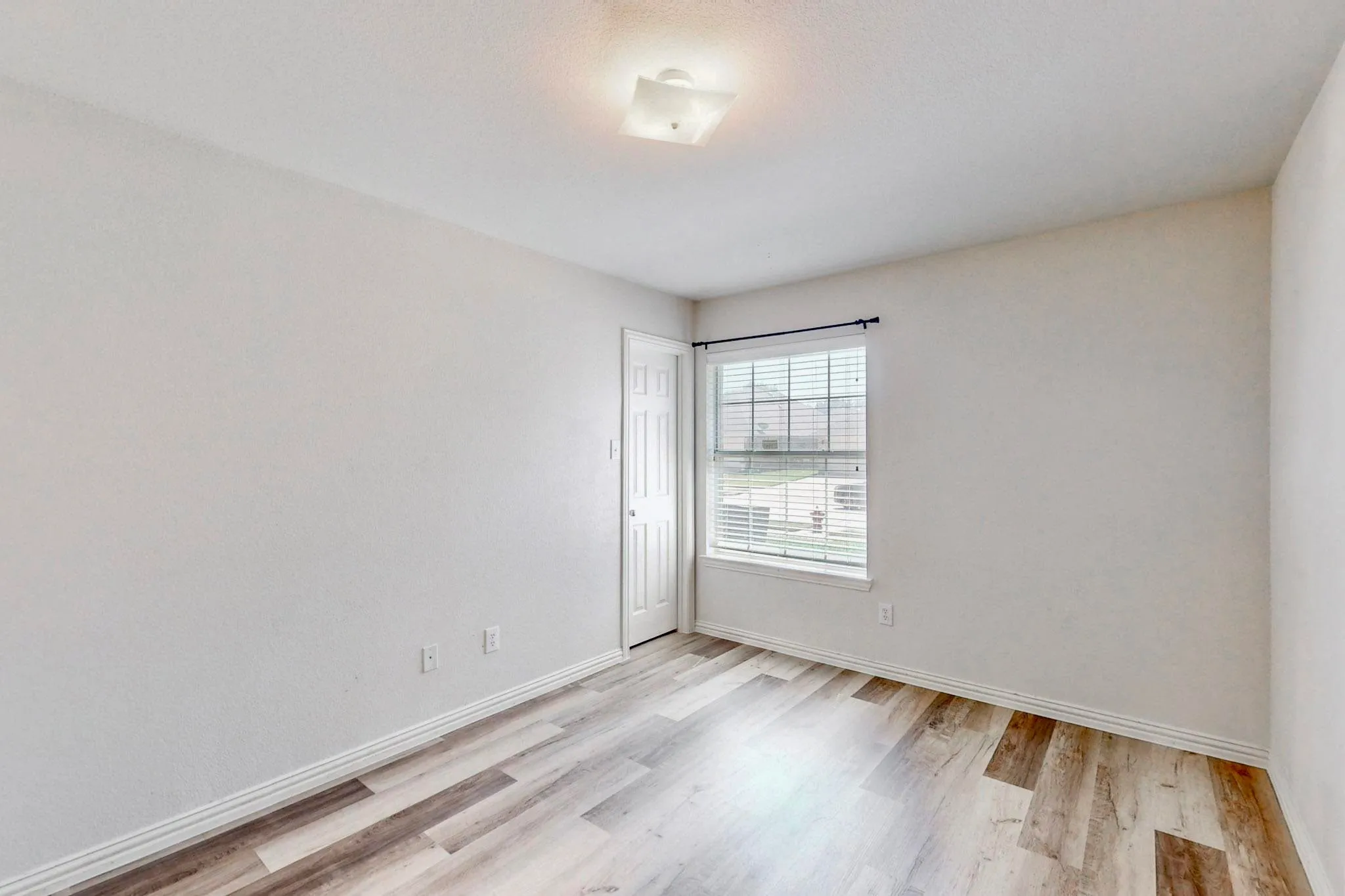 Single Family Residence For Rent in Dallas County , 1216 Lake Forest Drive, Grand Prairie, Texas 75052, 4 Bedroom, 2 Bathroom, 2 Garage spaces, 1,964 Sqft, built in 2005, mls#21359438, Real Estate Agent in Grand Prairie, Homes For Rent in Dallas county, Homes For Rent in Grand Prairie, Realtor in Grand Prairie Texas, Real Estate Brokerage Independent Realty Texas, Luminita Cordes Realtor