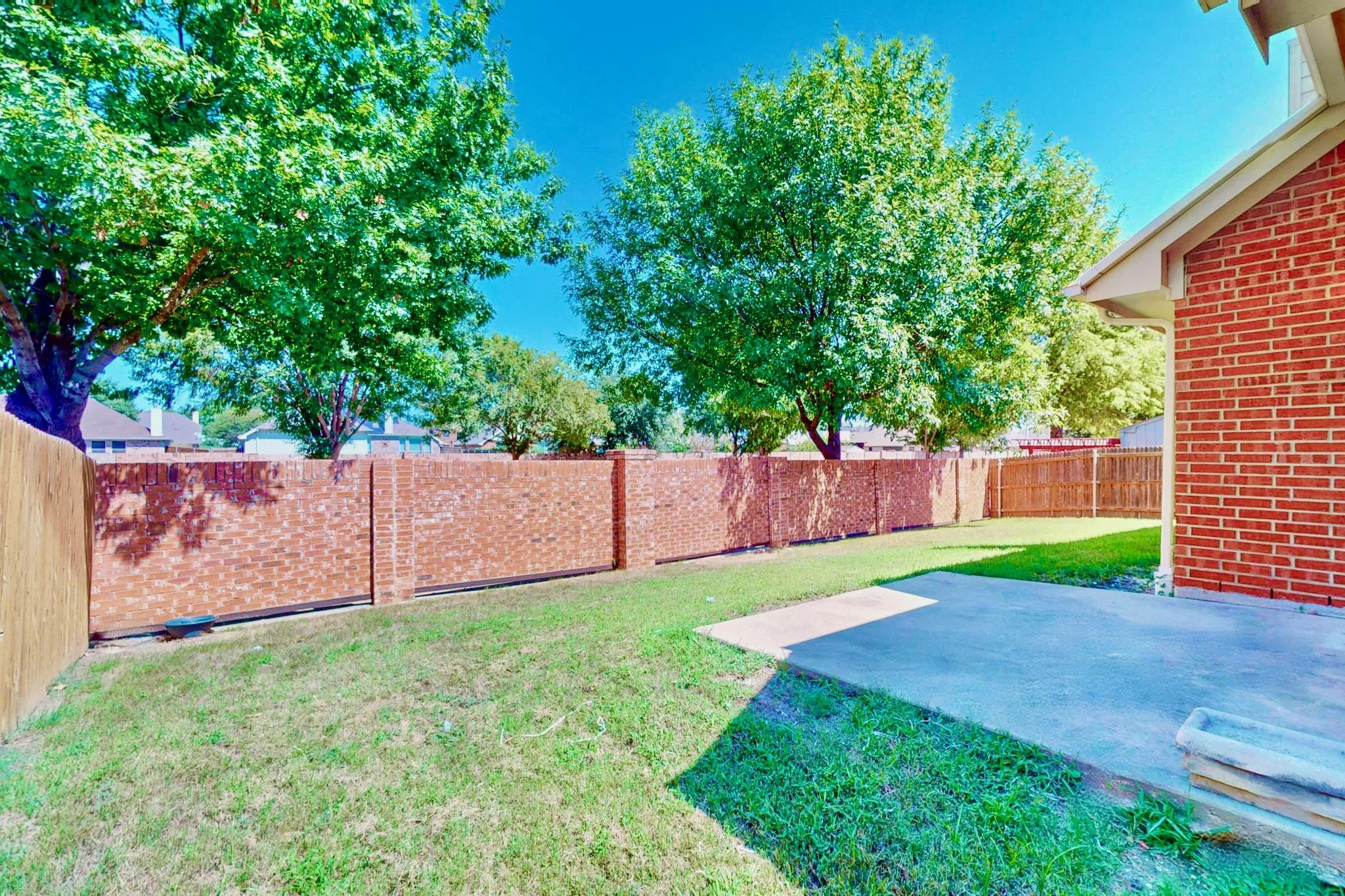 Single Family Residence For Rent in Dallas County , 1216 Lake Forest Drive, Grand Prairie, Texas 75052, 4 Bedroom, 2 Bathroom, 2 Garage spaces, 1,964 Sqft, built in 2005, mls#21359438, Real Estate Agent in Grand Prairie, Homes For Rent in Dallas county, Homes For Rent in Grand Prairie, Realtor in Grand Prairie Texas, Real Estate Brokerage Independent Realty Texas, Luminita Cordes Realtor