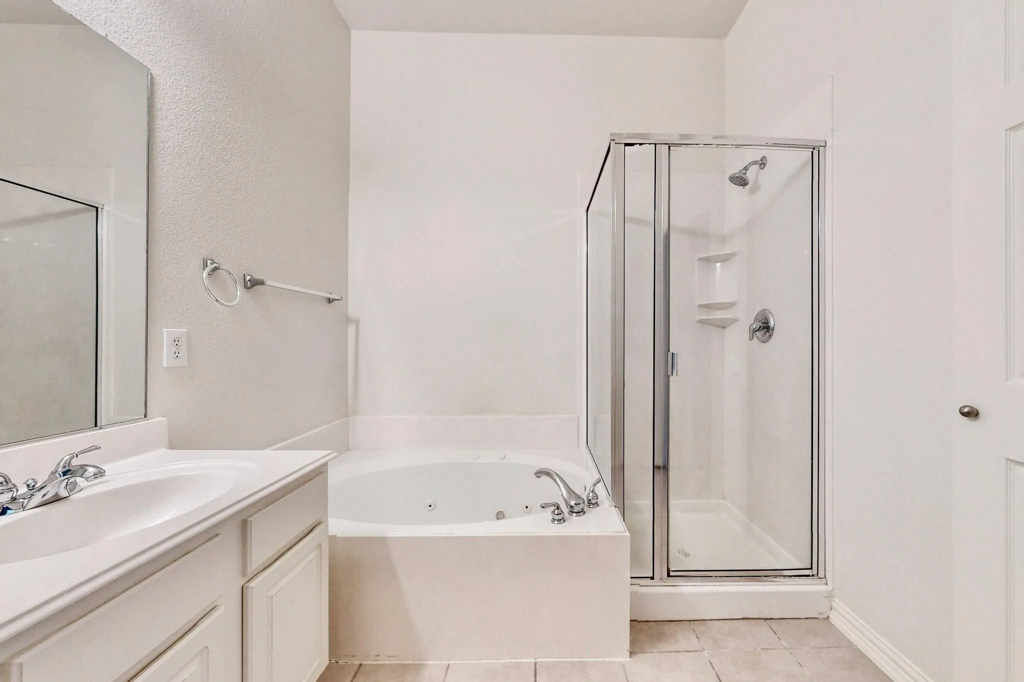 Single Family Residence For Rent in Dallas County , 1216 Lake Forest Drive, Grand Prairie, Texas 75052, 4 Bedroom, 2 Bathroom, 2 Garage spaces, 1,964 Sqft, built in 2005, mls#21359438, Real Estate Agent in Grand Prairie, Homes For Rent in Dallas county, Homes For Rent in Grand Prairie, Realtor in Grand Prairie Texas, Real Estate Brokerage Independent Realty Texas, Luminita Cordes Realtor