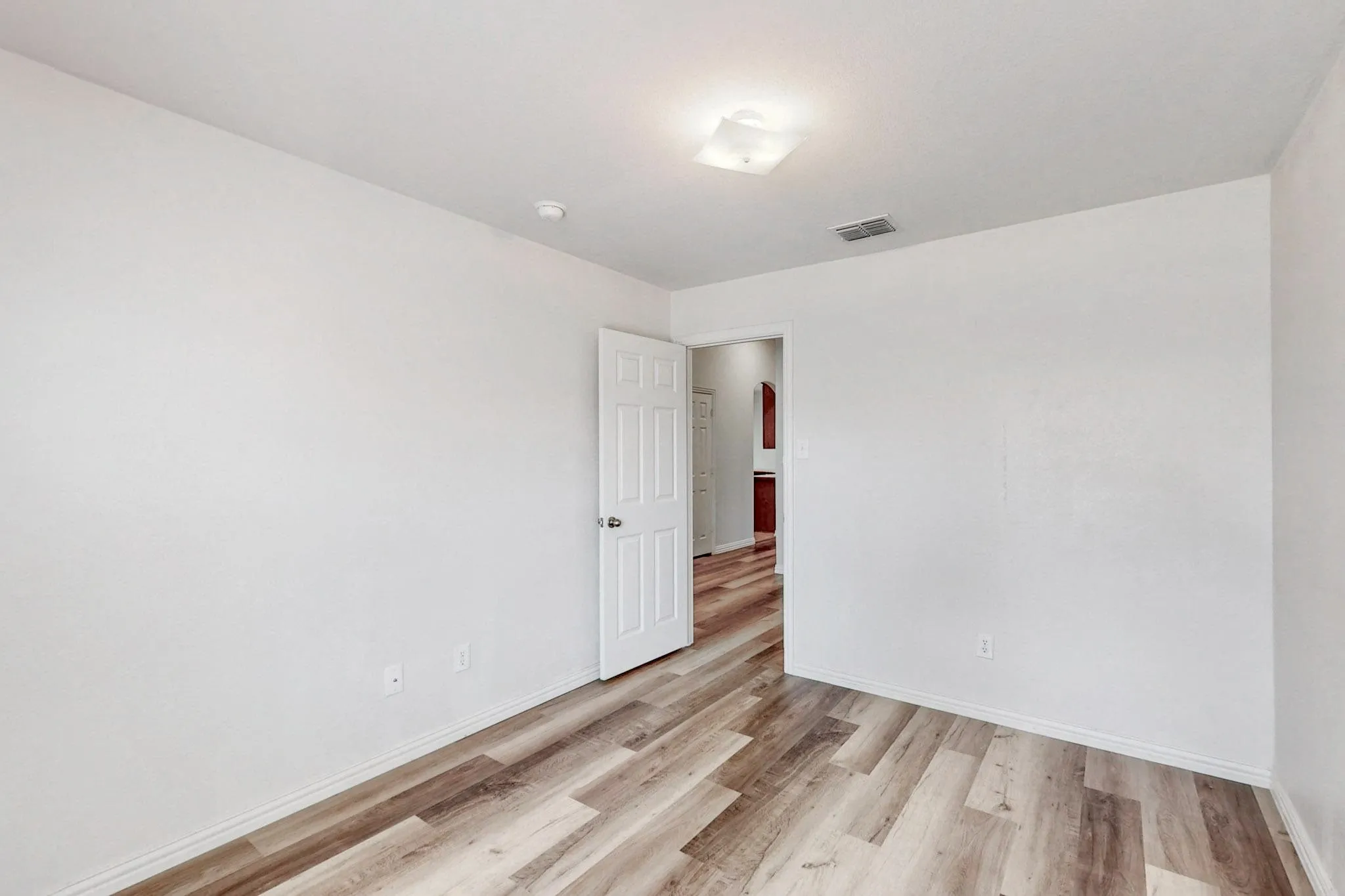 Single Family Residence For Rent in Dallas County , 1216 Lake Forest Drive, Grand Prairie, Texas 75052, 4 Bedroom, 2 Bathroom, 2 Garage spaces, 1,964 Sqft, built in 2005, mls#21359438, Real Estate Agent in Grand Prairie, Homes For Rent in Dallas county, Homes For Rent in Grand Prairie, Realtor in Grand Prairie Texas, Real Estate Brokerage Independent Realty Texas, Luminita Cordes Realtor