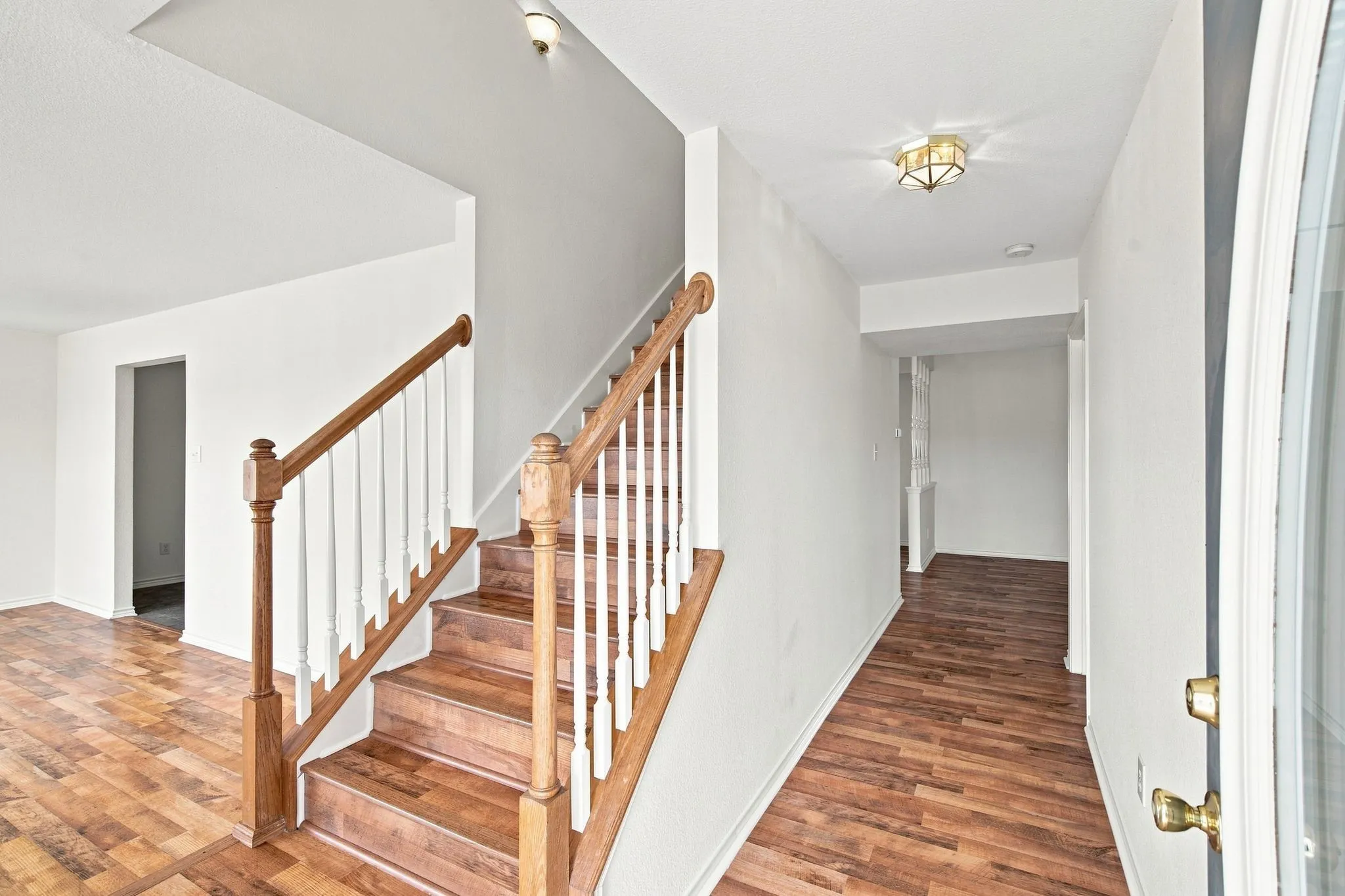 Beautiful staircase taking you upstairs

