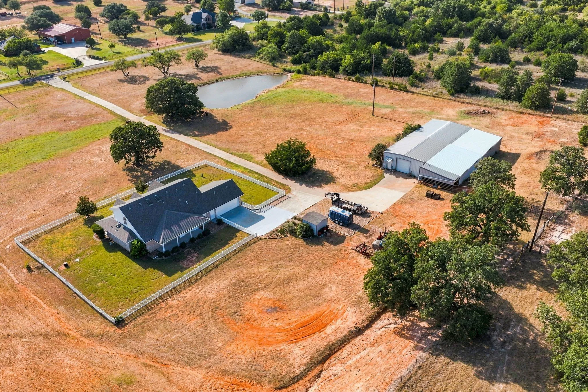Single Family Residence For Sale in Parker County , 156 La Arroya Drive, Weatherford, Texas 76088, 3 Bedroom, 3 Bathroom, 2 Garage spaces, 2,338 Sqft, built in 2001, mls#21359309, Real Estate Agent in Weatherford, Homes For Sale in Parker county, Homes For Sale in Weatherford, Realtor in Weatherford Texas, Real Estate Brokerage Independent Realty Texas, Luminita Cordes Realtor