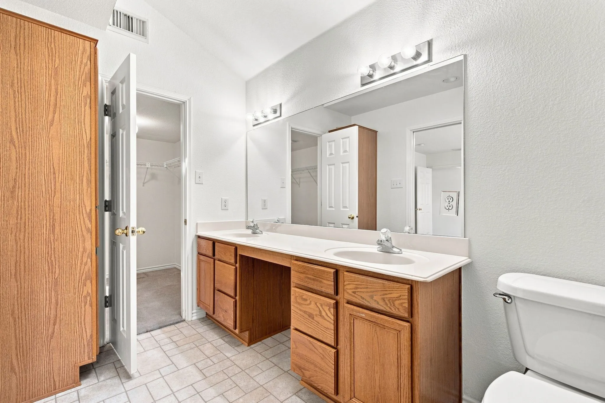 Large walk-in closet
