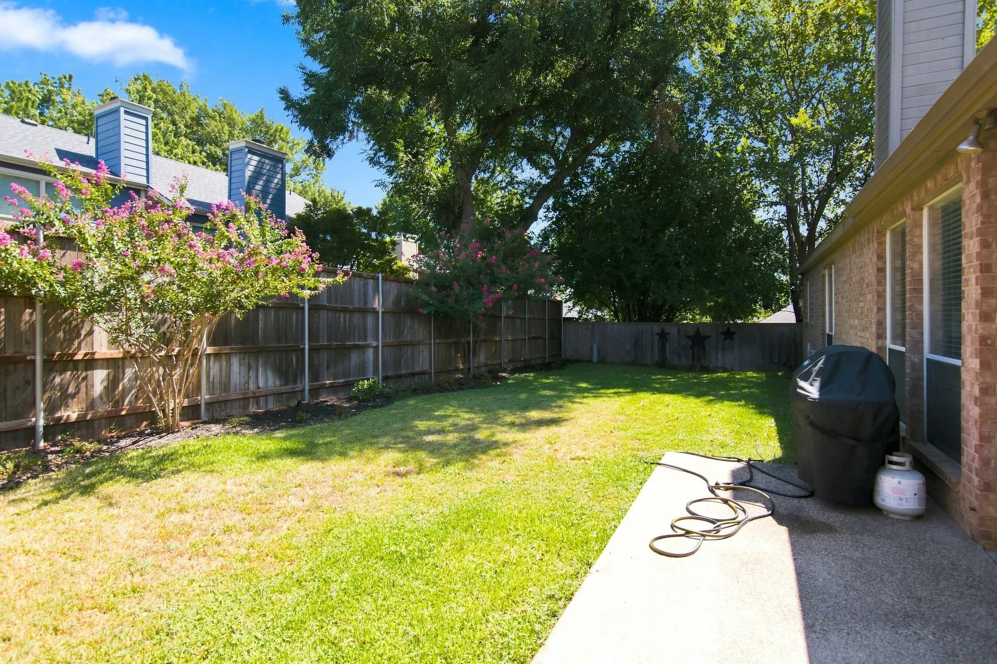 Single Family Residence For Sale in Tarrant County , 512 Coventry Drive, Grapevine, Texas 76051, 3 Bedroom, 2 Bathroom, 2 Garage spaces, 2,206 Sqft, built in 1996, mls#21357881, Real Estate Agent in Grapevine, Homes For Sale in Tarrant county, Homes For Sale in Grapevine, Realtor in Grapevine Texas, Real Estate Brokerage Independent Realty Texas, Luminita Cordes Realtor