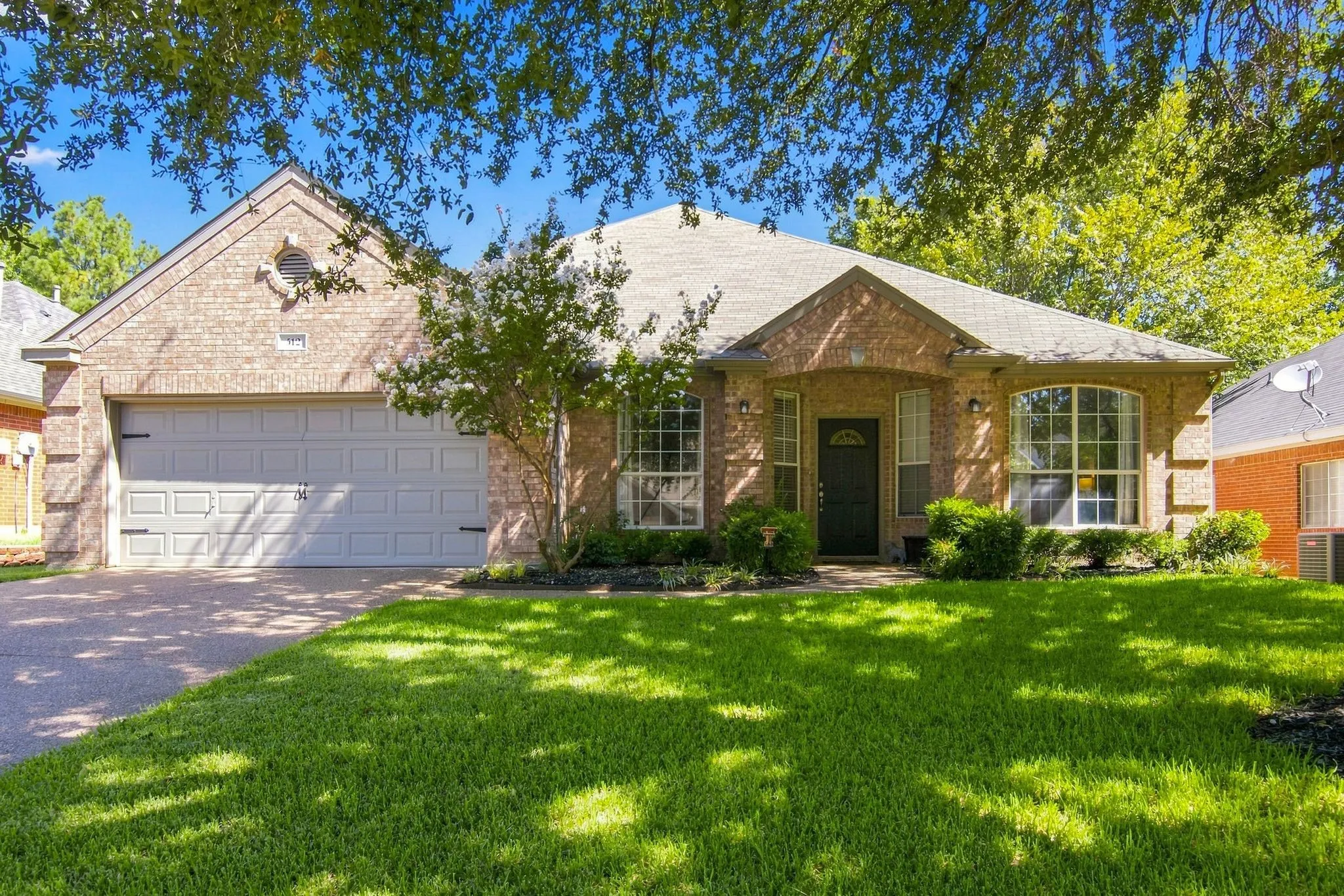 Single Family Residence For Sale in Tarrant County , 512 Coventry Drive, Grapevine, Texas 76051, 3 Bedroom, 2 Bathroom, 2 Garage spaces, 2,206 Sqft, built in 1996, mls#21357881, Real Estate Agent in Grapevine, Homes For Sale in Tarrant county, Homes For Sale in Grapevine, Realtor in Grapevine Texas, Real Estate Brokerage Independent Realty Texas, Luminita Cordes Realtor