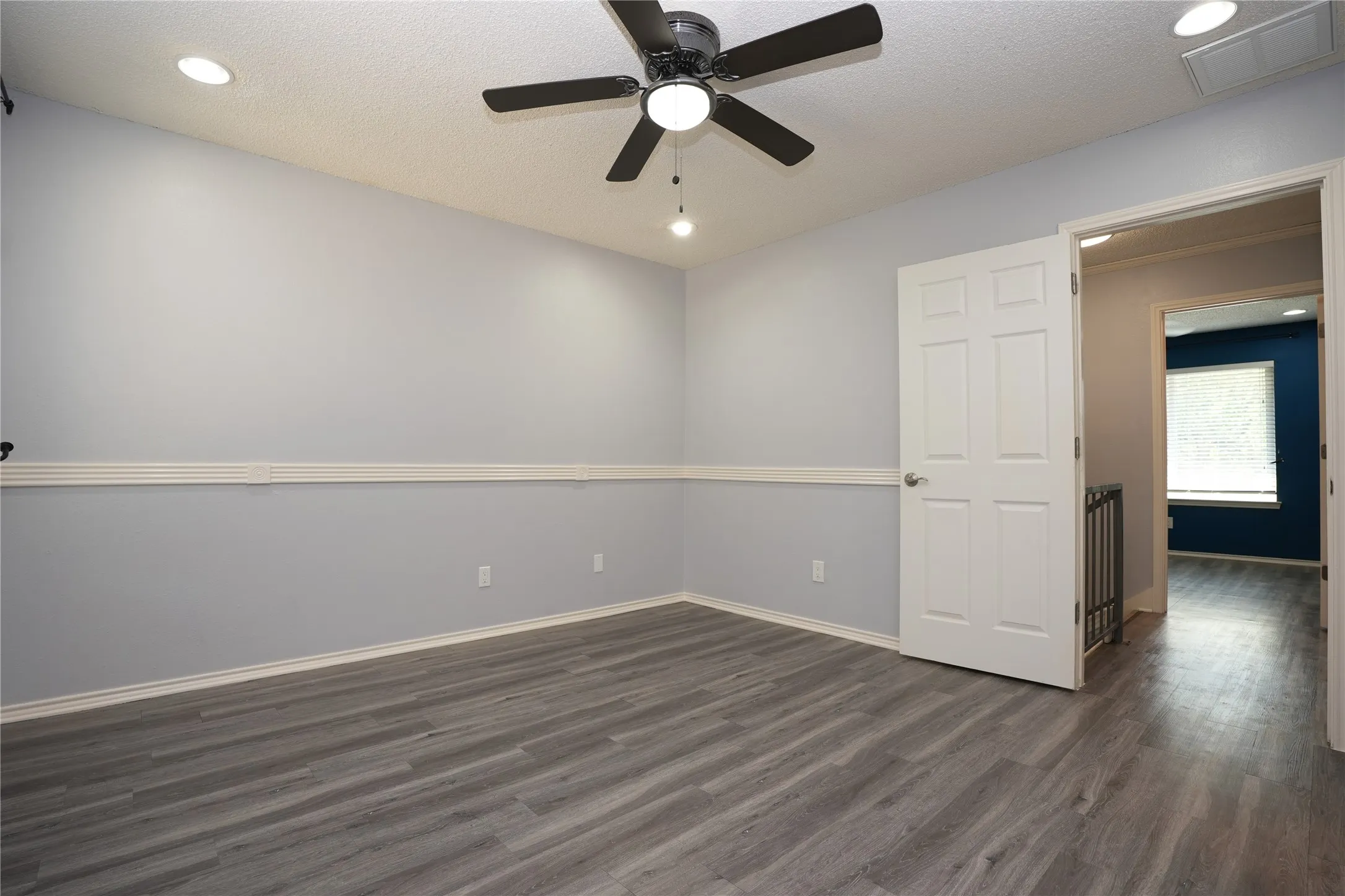 Townhouse For Sale in Dallas County , 2276 Colony Court, Dallas, Texas 75235, 2 Bedroom, 3 Bathroom, Garage spaces, 1,206 Sqft, built in 1984, mls#21359222, Real Estate Agent in Dallas, Homes For Sale in Dallas county, Homes For Sale in Dallas, Realtor in Dallas Texas, Real Estate Brokerage Independent Realty Texas, Luminita Cordes Realtor