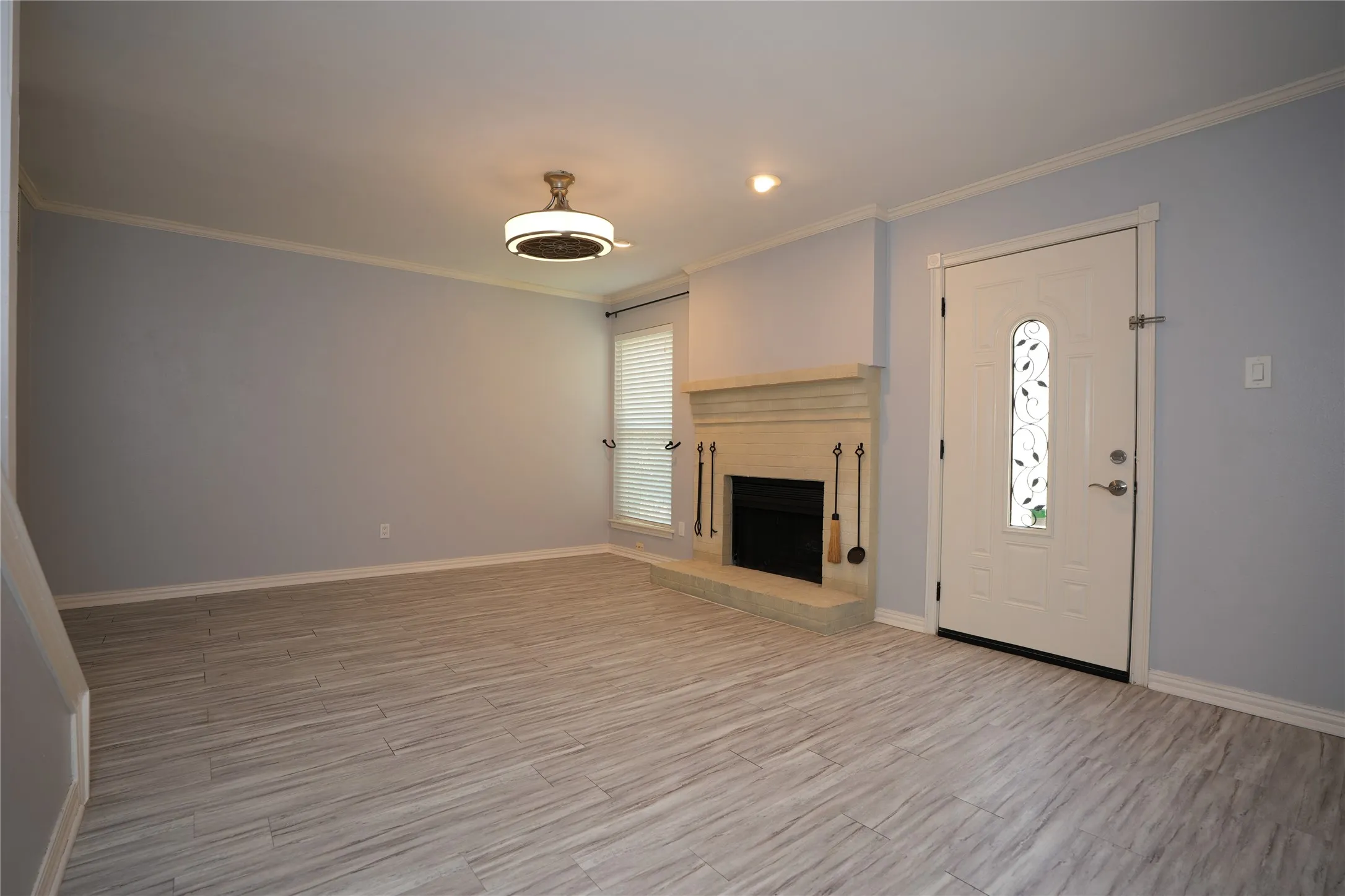 Townhouse For Sale in Dallas County , 2276 Colony Court, Dallas, Texas 75235, 2 Bedroom, 3 Bathroom, Garage spaces, 1,206 Sqft, built in 1984, mls#21359222, Real Estate Agent in Dallas, Homes For Sale in Dallas county, Homes For Sale in Dallas, Realtor in Dallas Texas, Real Estate Brokerage Independent Realty Texas, Luminita Cordes Realtor