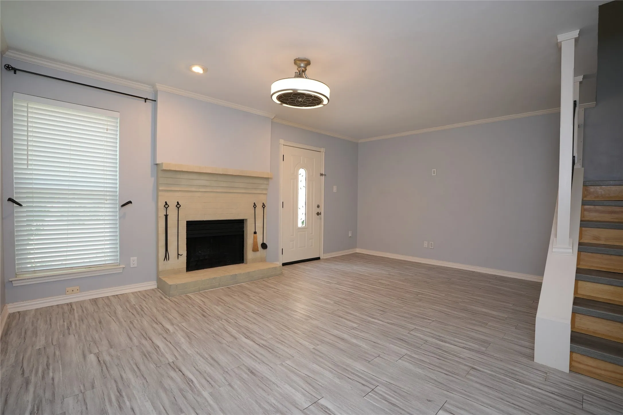 Townhouse For Sale in Dallas County , 2276 Colony Court, Dallas, Texas 75235, 2 Bedroom, 3 Bathroom, Garage spaces, 1,206 Sqft, built in 1984, mls#21359222, Real Estate Agent in Dallas, Homes For Sale in Dallas county, Homes For Sale in Dallas, Realtor in Dallas Texas, Real Estate Brokerage Independent Realty Texas, Luminita Cordes Realtor