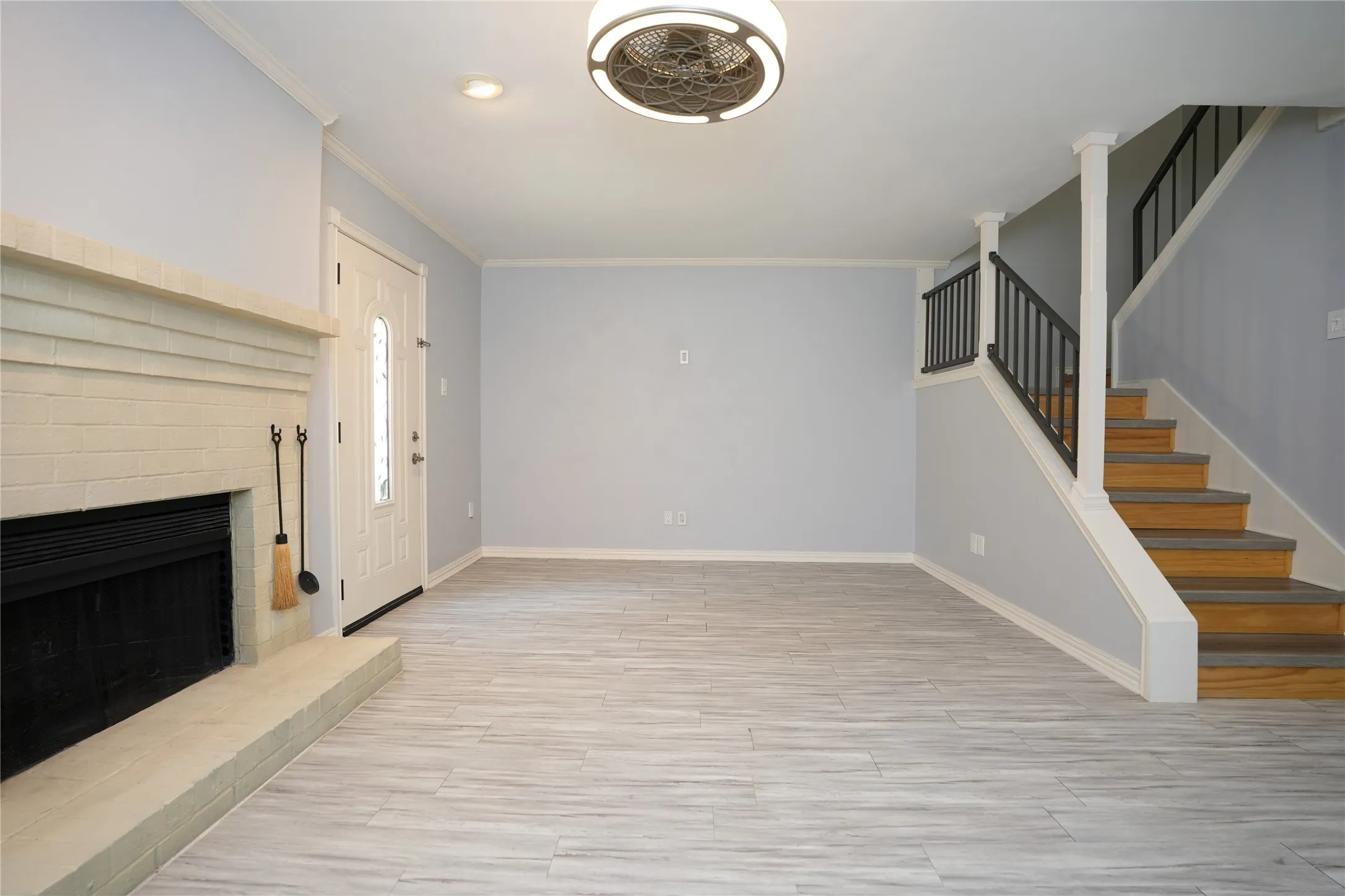 Townhouse For Sale in Dallas County , 2276 Colony Court, Dallas, Texas 75235, 2 Bedroom, 3 Bathroom, Garage spaces, 1,206 Sqft, built in 1984, mls#21359222, Real Estate Agent in Dallas, Homes For Sale in Dallas county, Homes For Sale in Dallas, Realtor in Dallas Texas, Real Estate Brokerage Independent Realty Texas, Luminita Cordes Realtor