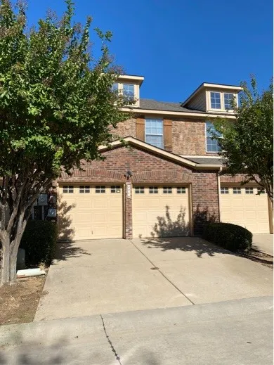 Townhouse For Rent in Dallas County , 2734 Hyde Park Drive, Grand Prairie, Texas 75050, 3 Bedroom, 3 Bathroom, 2 Garage spaces, 1,499 Sqft, built in 2005, Price $1,999, mls#21359486, Real Estate Agent in Grand Prairie, Homes For Rent in Dallas county, Homes For Rent in Grand Prairie, Realtor in Grand Prairie Texas, Real Estate Brokerage Independent Realty Texas, Luminita Cordes Realtor