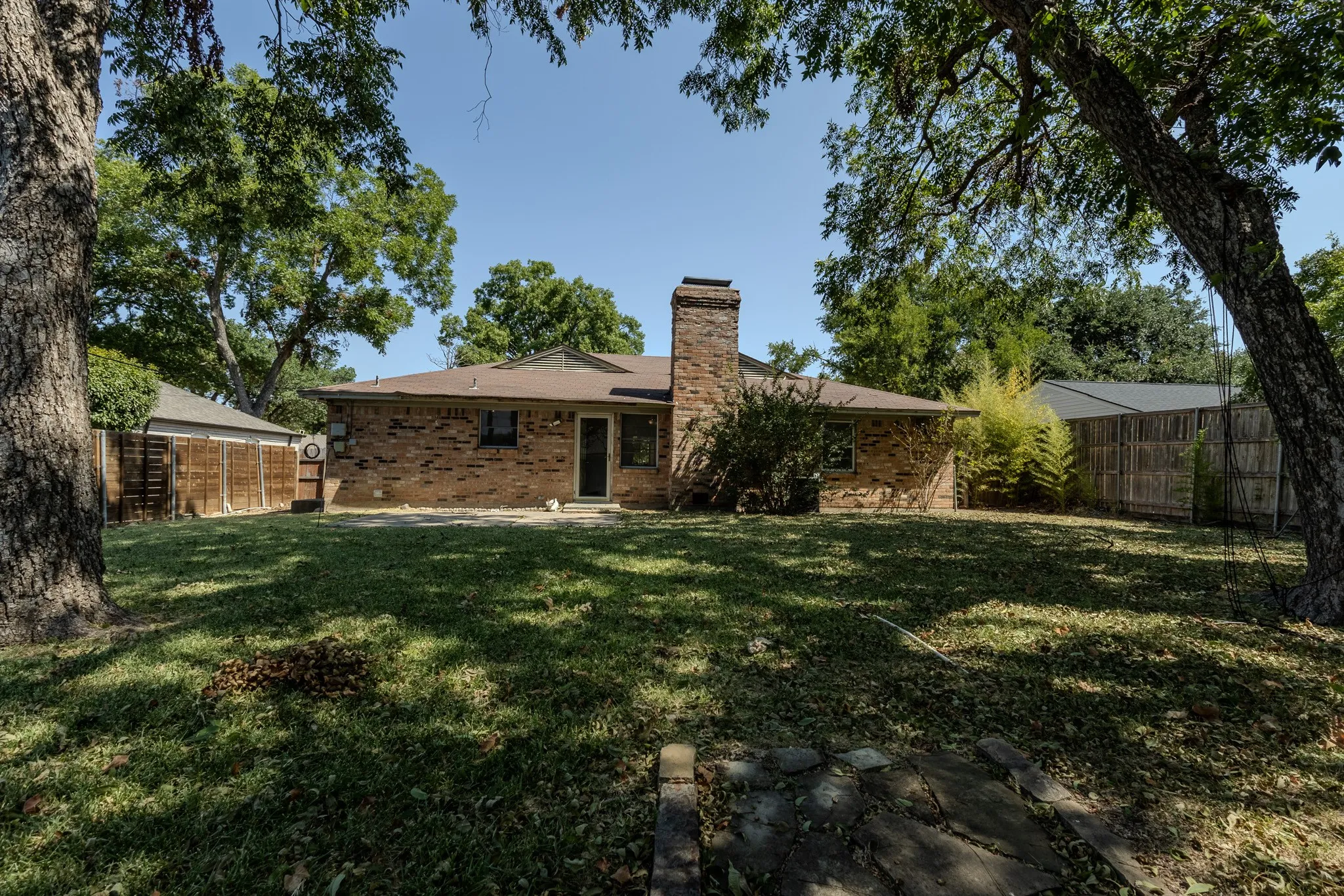 Single Family Residence For Sale in Dallas County , 617 Parkview Lane, Richardson, Texas 75080, 3 Bedroom, 2 Bathroom, 2 Garage spaces, 1,380 Sqft, built in 1962, mls#21355472, Real Estate Agent in Richardson, Homes For Sale in Dallas county, Homes For Sale in Richardson, Realtor in Richardson Texas, Real Estate Brokerage Independent Realty Texas, Luminita Cordes Realtor