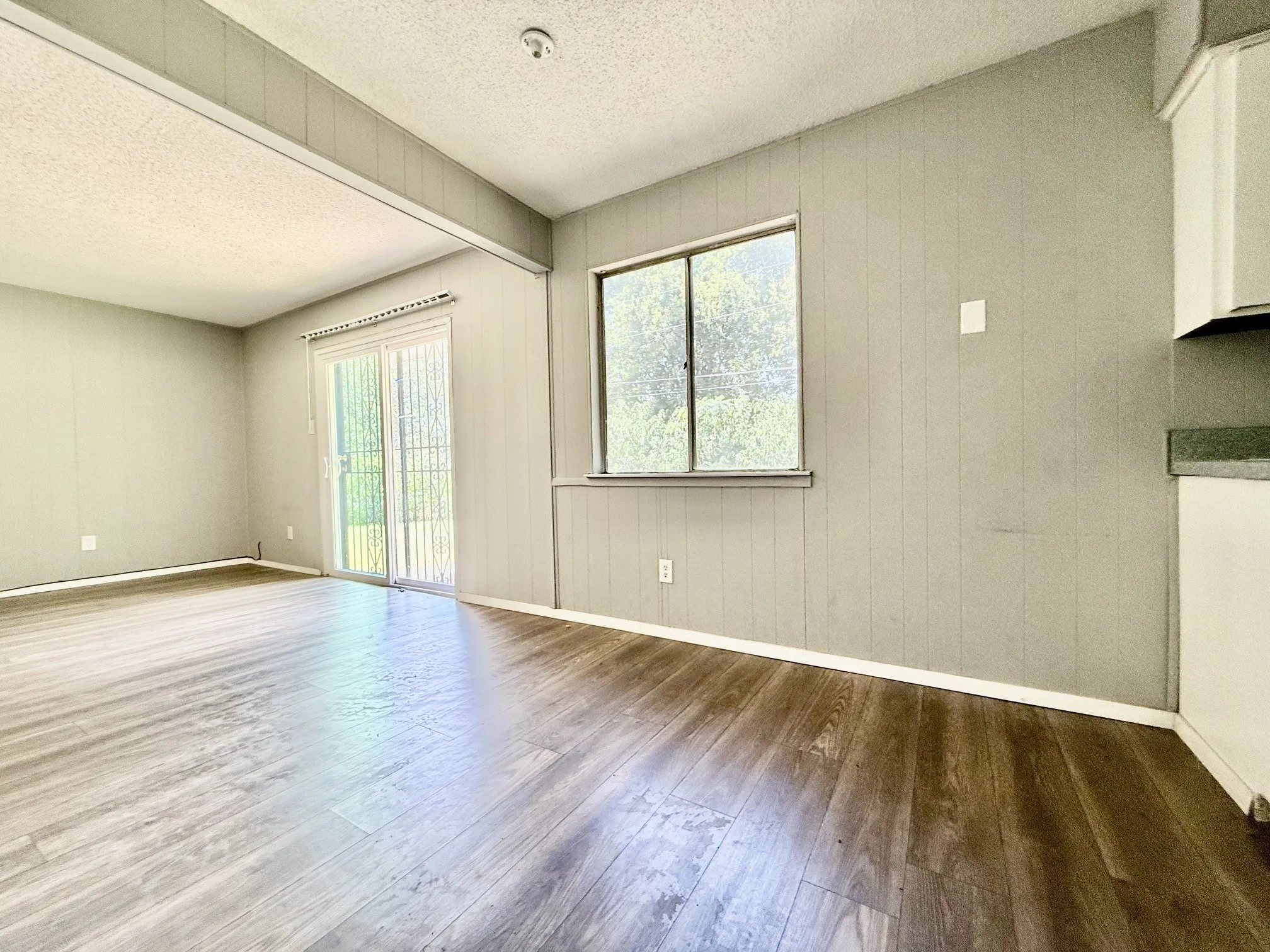 Single Family Residence For Sale in Tarrant County , 6804 Margaret Drive, Forest Hill, Texas 76140, 3 Bedroom, 2 Bathroom, 2 Garage spaces, 1,132 Sqft, built in 1972, mls#21359472, Real Estate Agent in Forest Hill, Homes For Sale in Tarrant county, Homes For Sale in Forest Hill, Realtor in Forest Hill Texas, Real Estate Brokerage Independent Realty Texas, Luminita Cordes Realtor