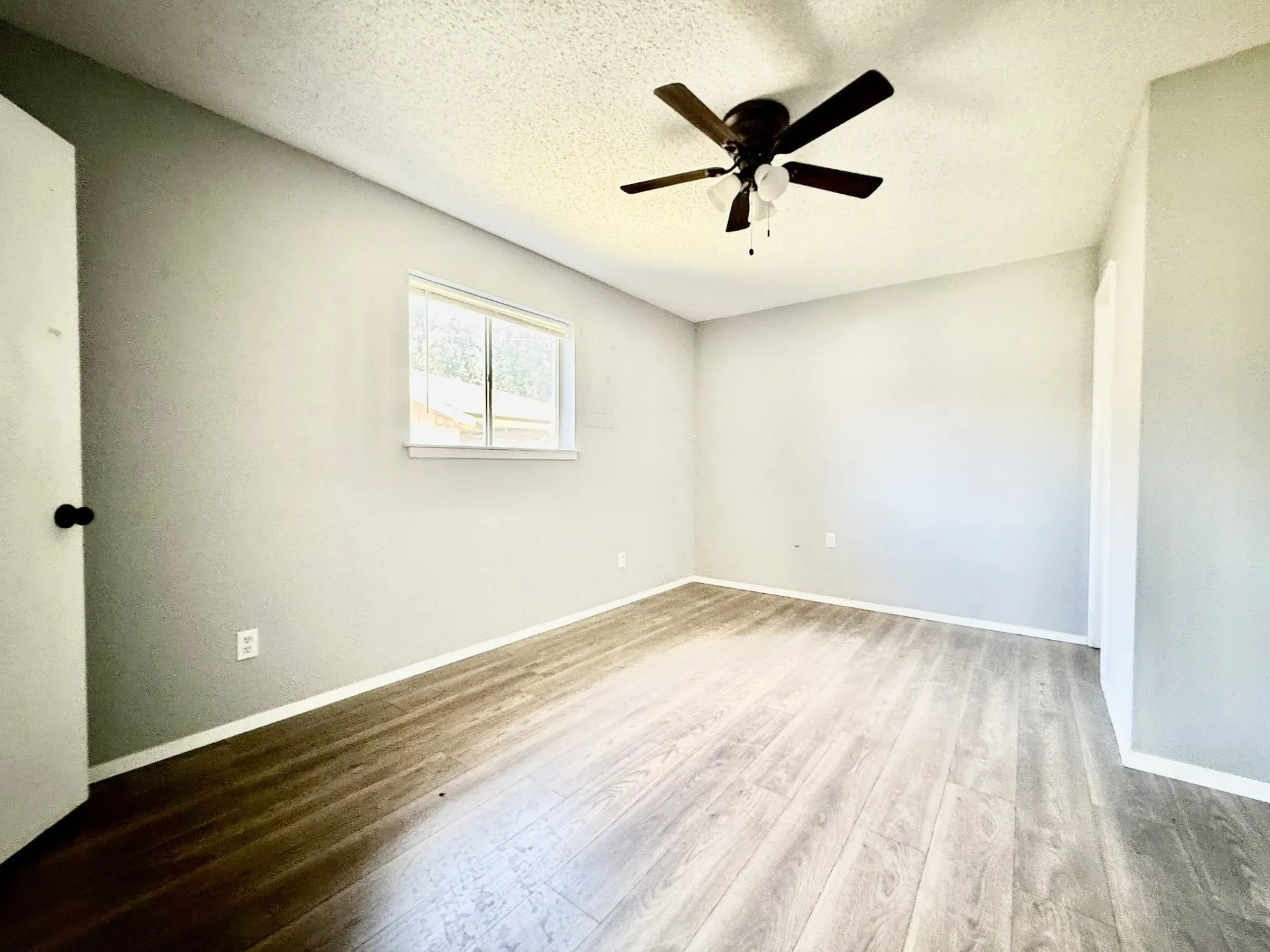 Single Family Residence For Sale in Tarrant County , 6804 Margaret Drive, Forest Hill, Texas 76140, 3 Bedroom, 2 Bathroom, 2 Garage spaces, 1,132 Sqft, built in 1972, mls#21359472, Real Estate Agent in Forest Hill, Homes For Sale in Tarrant county, Homes For Sale in Forest Hill, Realtor in Forest Hill Texas, Real Estate Brokerage Independent Realty Texas, Luminita Cordes Realtor