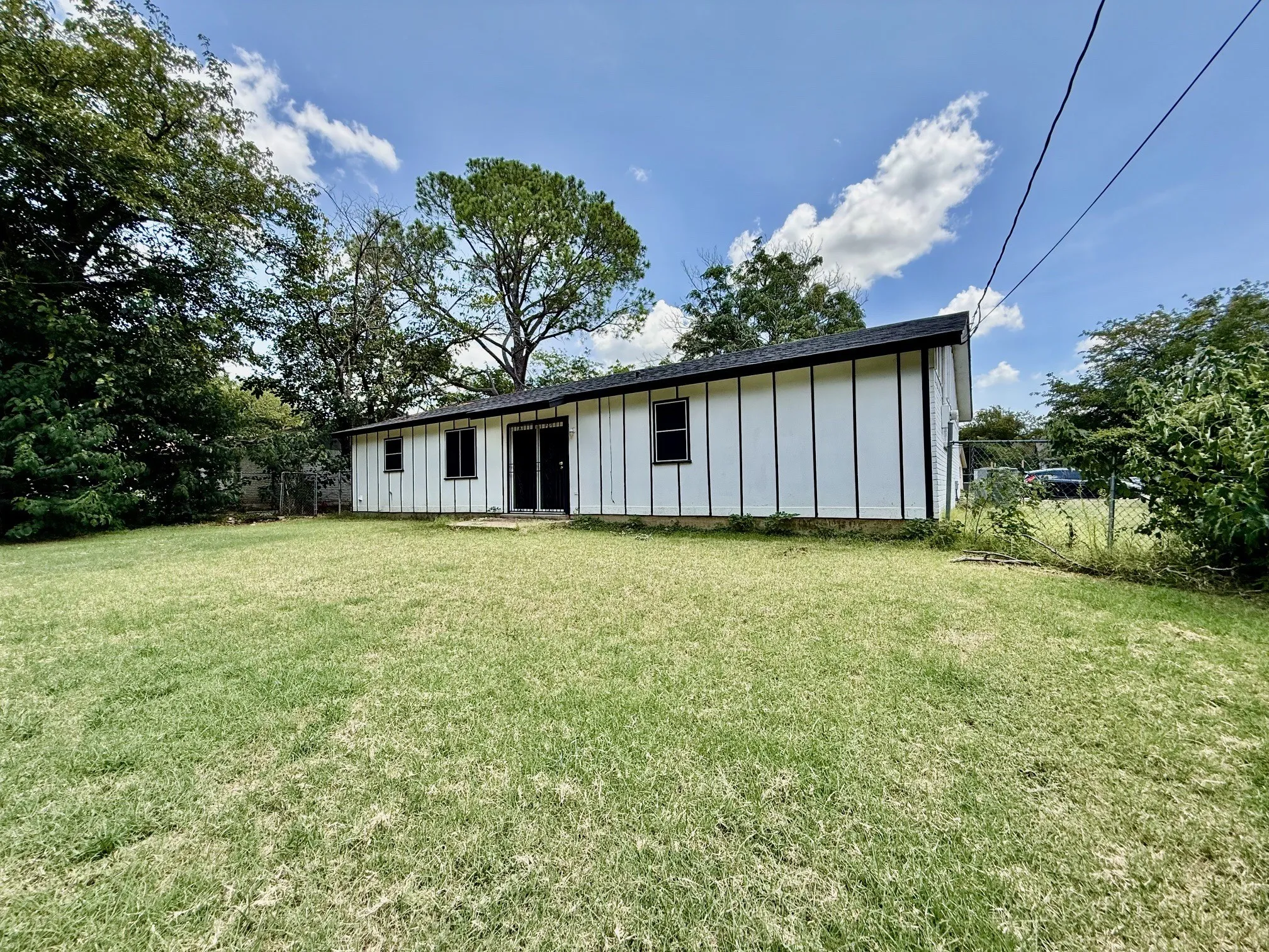 Single Family Residence For Sale in Tarrant County , 6804 Margaret Drive, Forest Hill, Texas 76140, 3 Bedroom, 2 Bathroom, 2 Garage spaces, 1,132 Sqft, built in 1972, mls#21359472, Real Estate Agent in Forest Hill, Homes For Sale in Tarrant county, Homes For Sale in Forest Hill, Realtor in Forest Hill Texas, Real Estate Brokerage Independent Realty Texas, Luminita Cordes Realtor