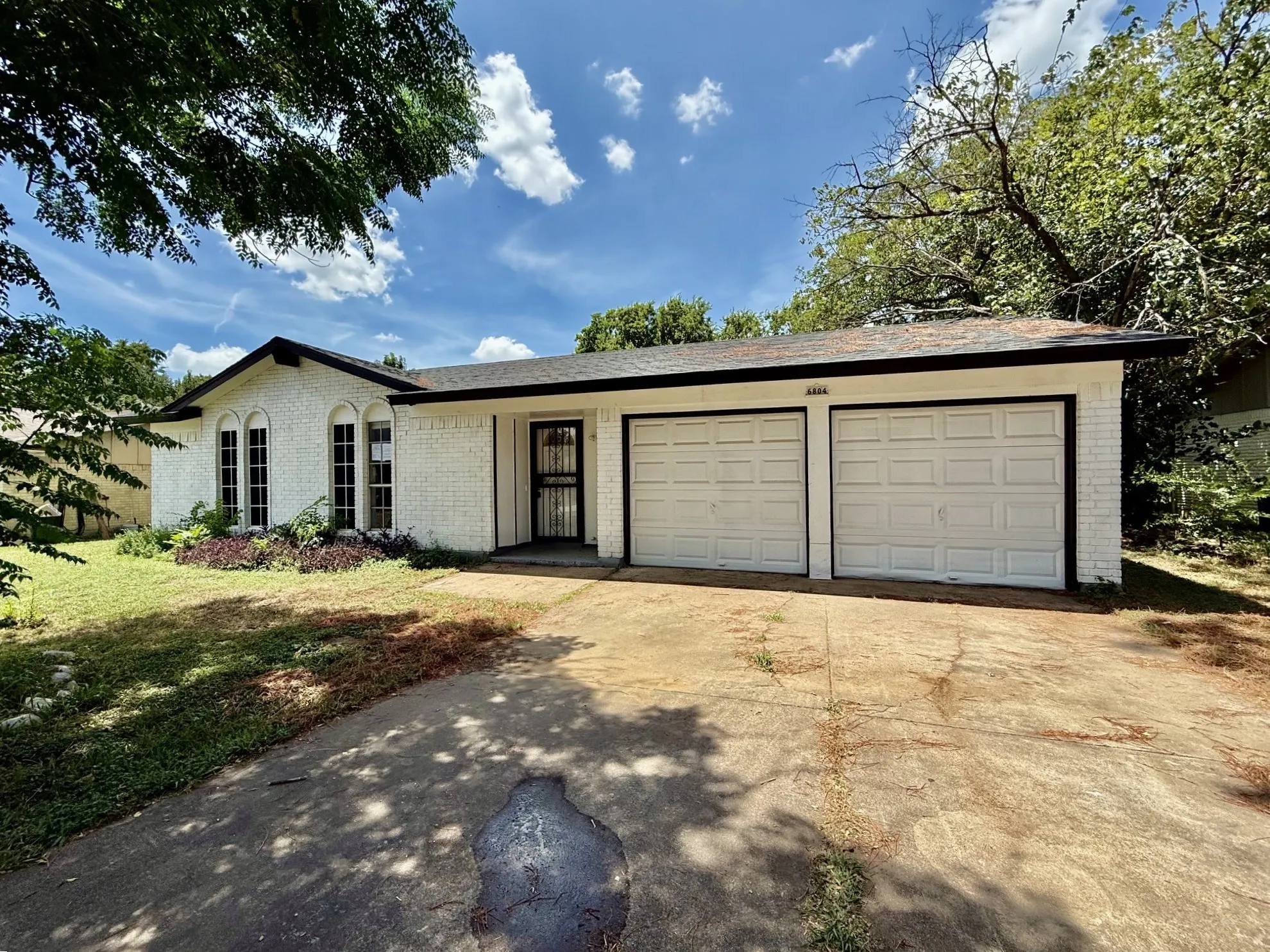 Single Family Residence For Sale in Tarrant County , 6804 Margaret Drive, Forest Hill, Texas 76140, 3 Bedroom, 2 Bathroom, 2 Garage spaces, 1,132 Sqft, built in 1972, mls#21359472, Real Estate Agent in Forest Hill, Homes For Sale in Tarrant county, Homes For Sale in Forest Hill, Realtor in Forest Hill Texas, Real Estate Brokerage Independent Realty Texas, Luminita Cordes Realtor