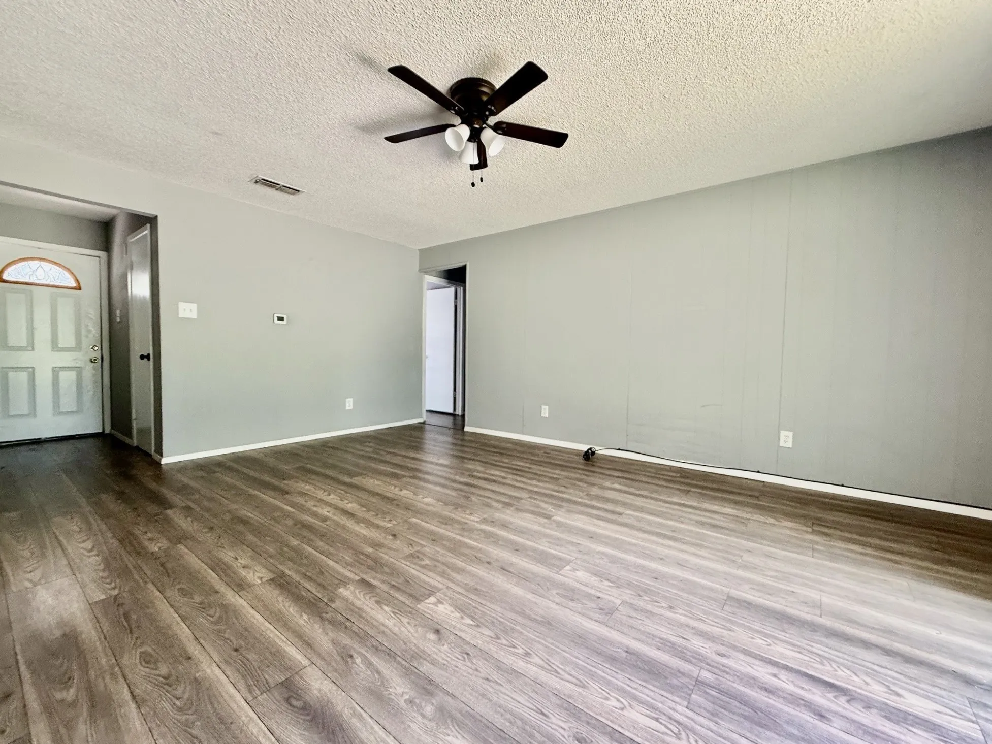 Single Family Residence For Sale in Tarrant County , 6804 Margaret Drive, Forest Hill, Texas 76140, 3 Bedroom, 2 Bathroom, 2 Garage spaces, 1,132 Sqft, built in 1972, mls#21359472, Real Estate Agent in Forest Hill, Homes For Sale in Tarrant county, Homes For Sale in Forest Hill, Realtor in Forest Hill Texas, Real Estate Brokerage Independent Realty Texas, Luminita Cordes Realtor