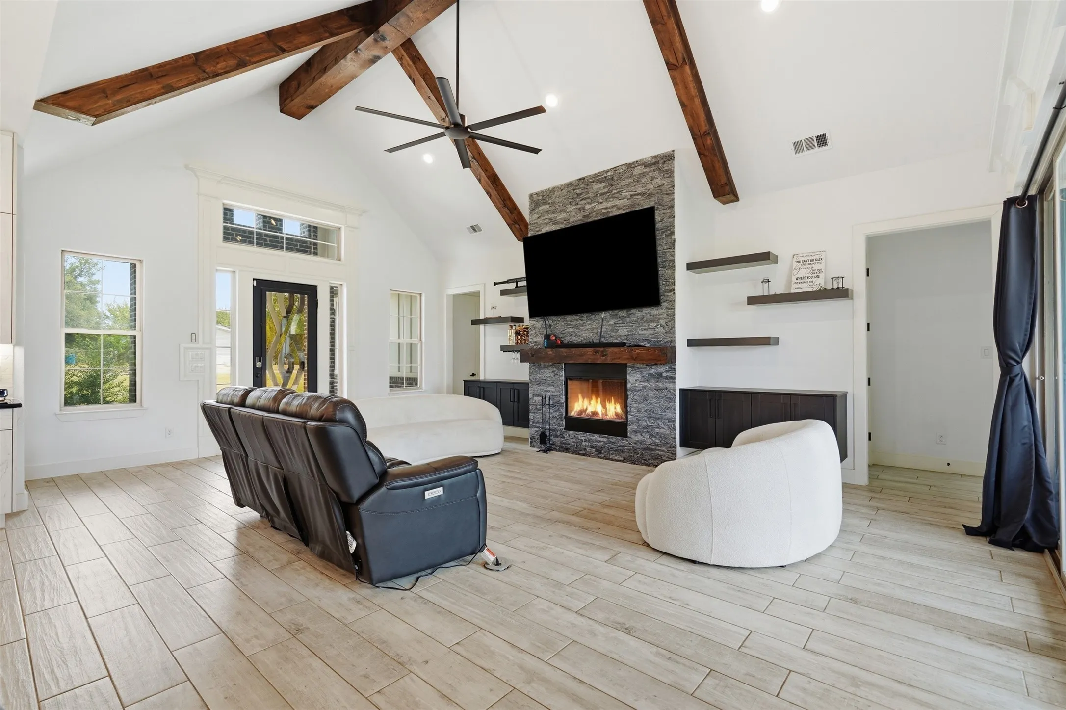 Single Family Residence For Sale in Wise County , 125 County Road 4865, Azle, Texas 76020, 4 Bedroom, 3 Bathroom, 3 Garage spaces, 2,500 Sqft, built in 2023, mls#21358672, Real Estate Agent in Azle, Homes For Sale in Wise county, Homes For Sale in Azle, Realtor in Azle Texas, Real Estate Brokerage Independent Realty Texas, Luminita Cordes Realtor