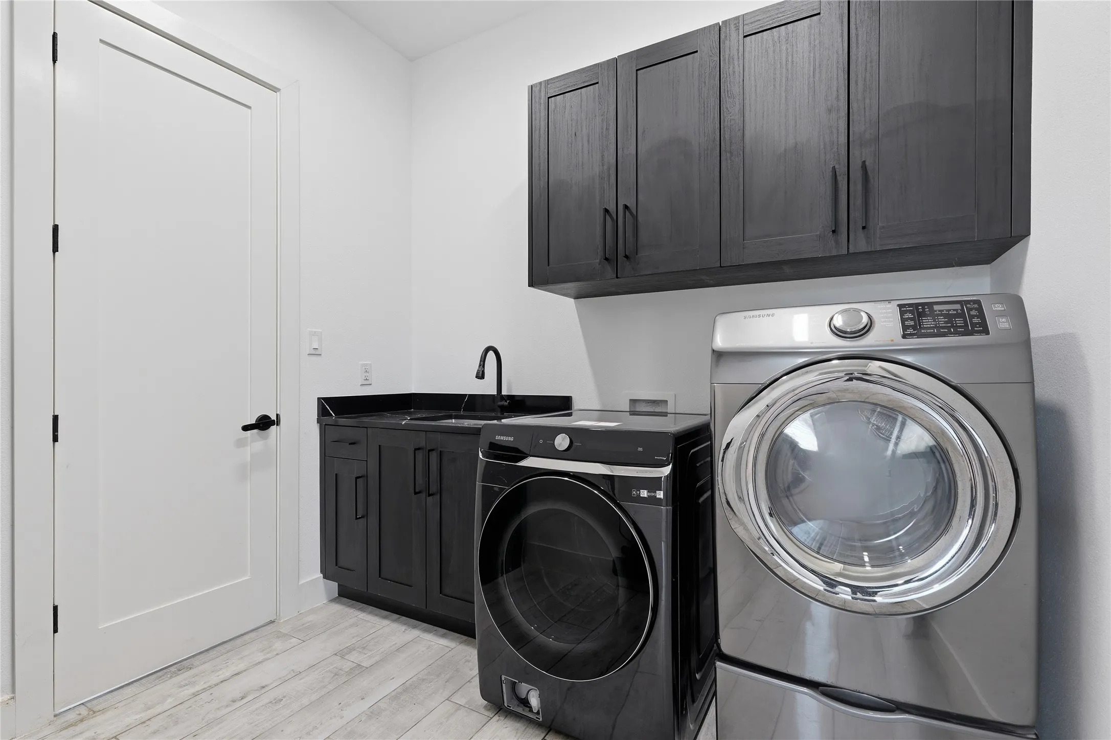 Single Family Residence For Sale in Wise County , 125 County Road 4865, Azle, Texas 76020, 4 Bedroom, 3 Bathroom, 3 Garage spaces, 2,500 Sqft, built in 2023, mls#21358672, Real Estate Agent in Azle, Homes For Sale in Wise county, Homes For Sale in Azle, Realtor in Azle Texas, Real Estate Brokerage Independent Realty Texas, Luminita Cordes Realtor