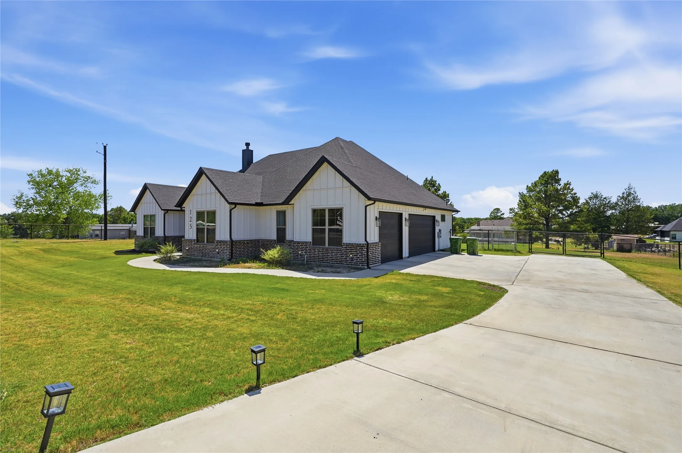 Single Family Residence For Sale in Wise County , 125 County Road 4865, Azle, Texas 76020, 4 Bedroom, 3 Bathroom, 3 Garage spaces, 2,500 Sqft, built in 2023, mls#21358672, Real Estate Agent in Azle, Homes For Sale in Wise county, Homes For Sale in Azle, Realtor in Azle Texas, Real Estate Brokerage Independent Realty Texas, Luminita Cordes Realtor