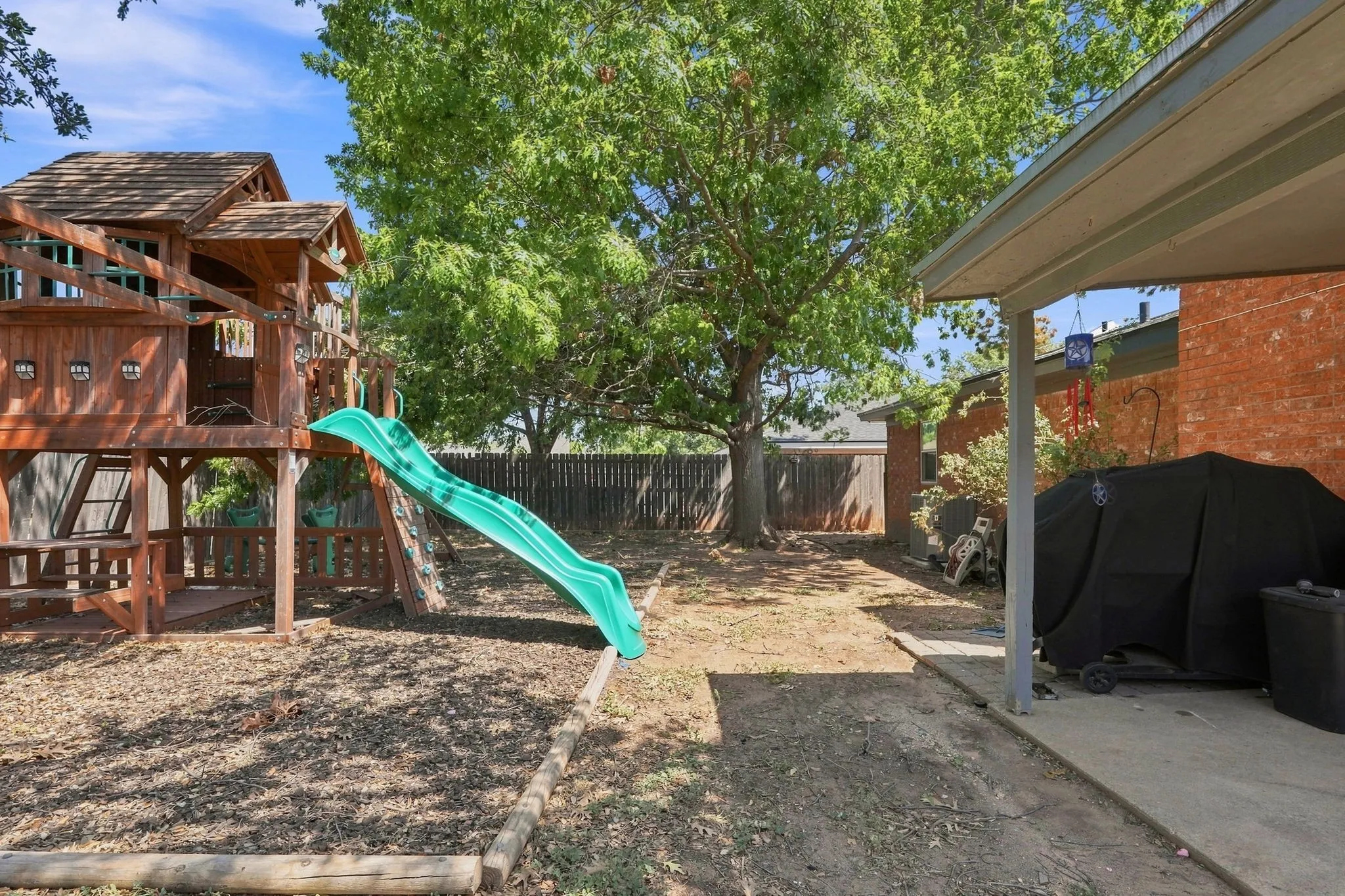 Single Family Residence For Sale in Taylor County , 4 Verbena Street, Abilene, Texas 79606, 4 Bedroom, 2 Bathroom, 1 Garage spaces, 1,380 Sqft, built in 1983, mls#21359487, Real Estate Agent in Abilene, Homes For Sale in Taylor county, Homes For Sale in Abilene, Realtor in Abilene Texas, Real Estate Brokerage Independent Realty Texas, Luminita Cordes Realtor