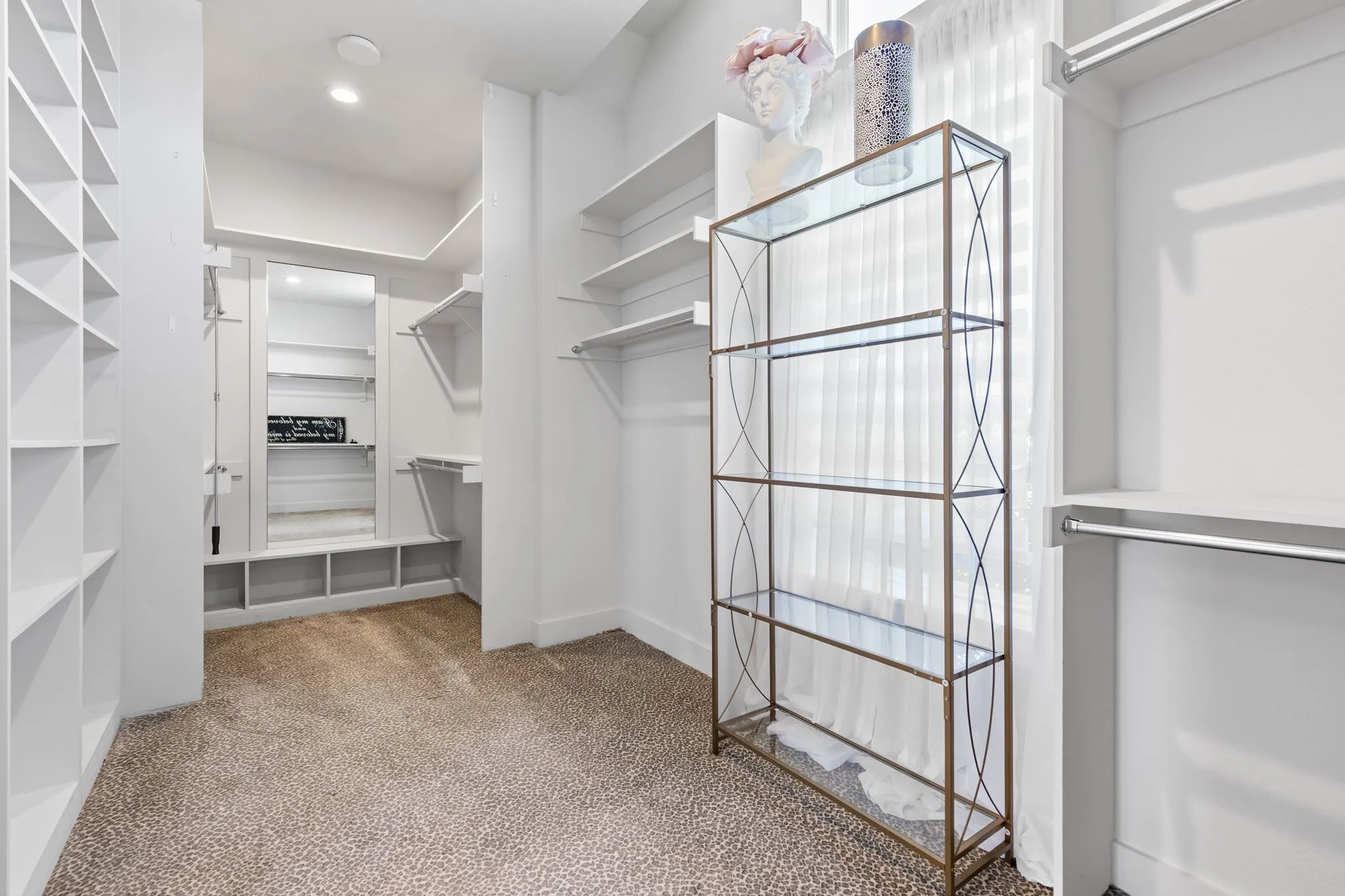 Single Family Residence For Sale in Rockwall County , 217 Bristol Court, Heath, Texas 75032, 4 Bedroom, 5 Bathroom, 3 Garage spaces, 3,287 Sqft, built in 2019, mls#21311730, Real Estate Agent in Heath, Homes For Sale in Rockwall county, Homes For Sale in Heath, Realtor in Heath Texas, Real Estate Brokerage Independent Realty Texas, Luminita Cordes Realtor