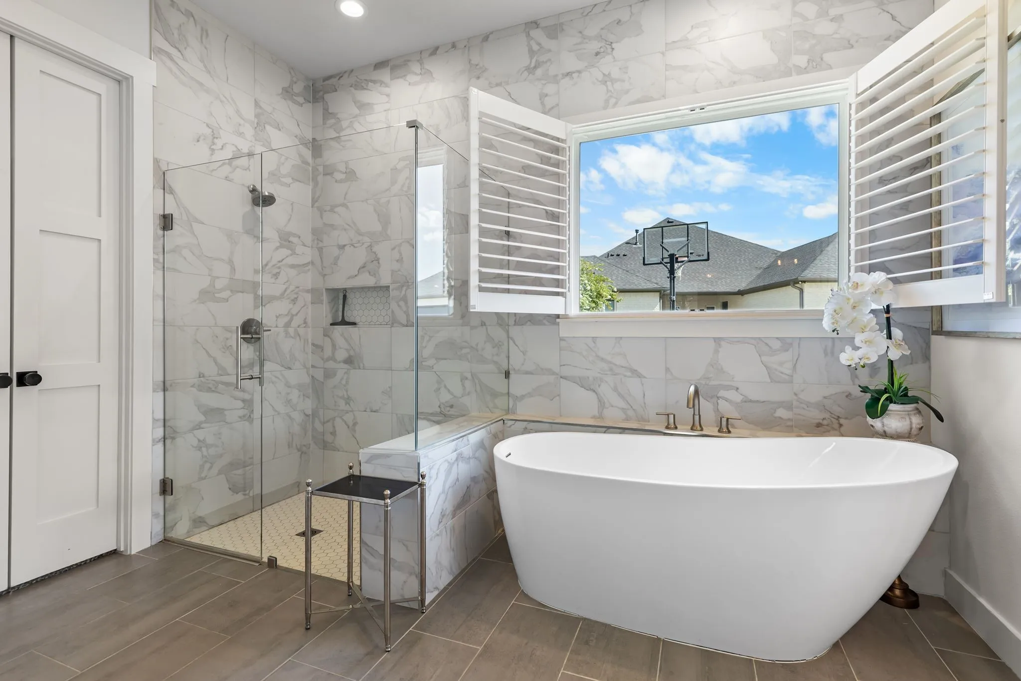 Single Family Residence For Sale in Rockwall County , 217 Bristol Court, Heath, Texas 75032, 4 Bedroom, 5 Bathroom, 3 Garage spaces, 3,287 Sqft, built in 2019, mls#21311730, Real Estate Agent in Heath, Homes For Sale in Rockwall county, Homes For Sale in Heath, Realtor in Heath Texas, Real Estate Brokerage Independent Realty Texas, Luminita Cordes Realtor