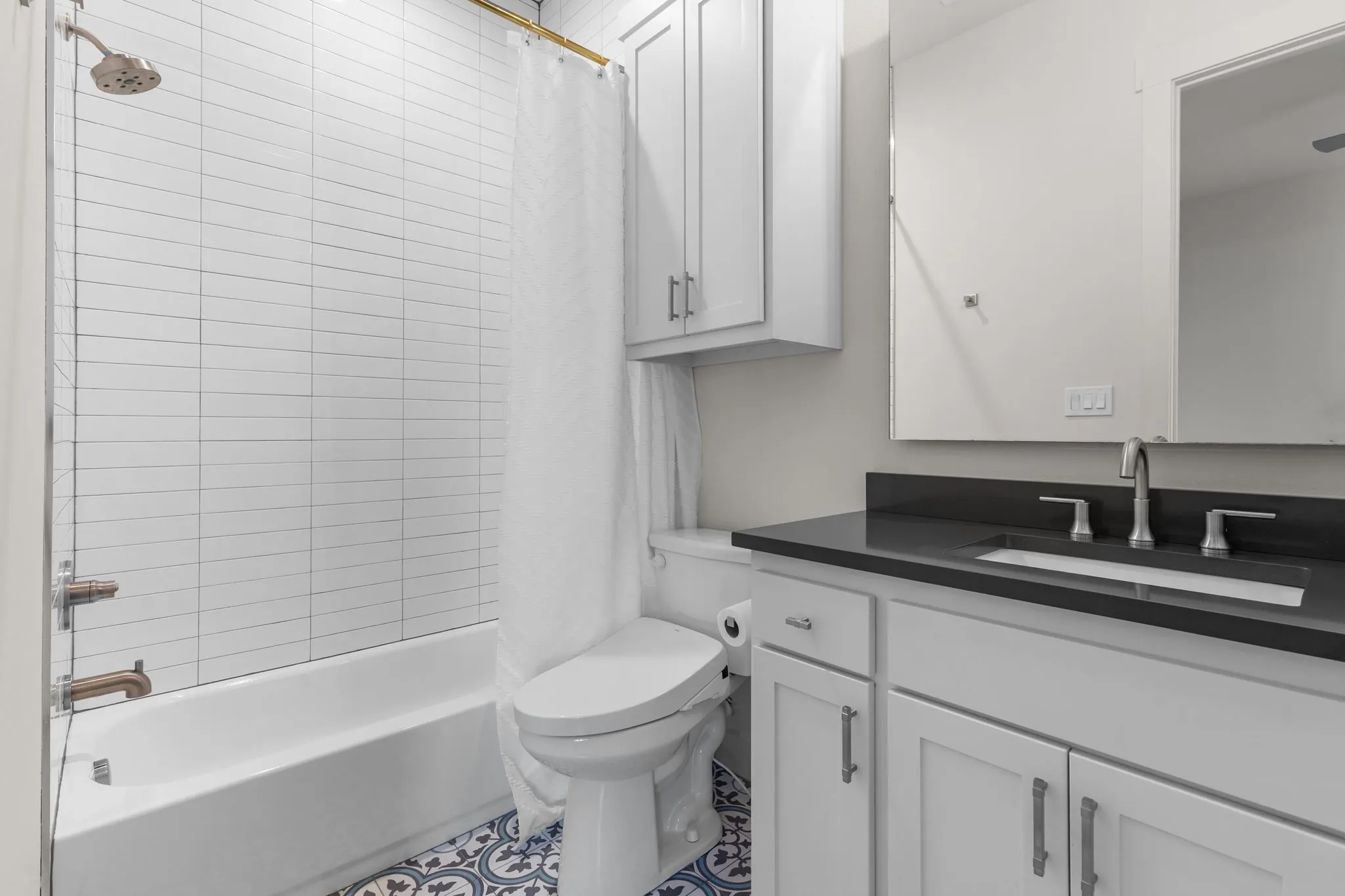 Single Family Residence For Sale in Rockwall County , 217 Bristol Court, Heath, Texas 75032, 4 Bedroom, 5 Bathroom, 3 Garage spaces, 3,287 Sqft, built in 2019, mls#21311730, Real Estate Agent in Heath, Homes For Sale in Rockwall county, Homes For Sale in Heath, Realtor in Heath Texas, Real Estate Brokerage Independent Realty Texas, Luminita Cordes Realtor