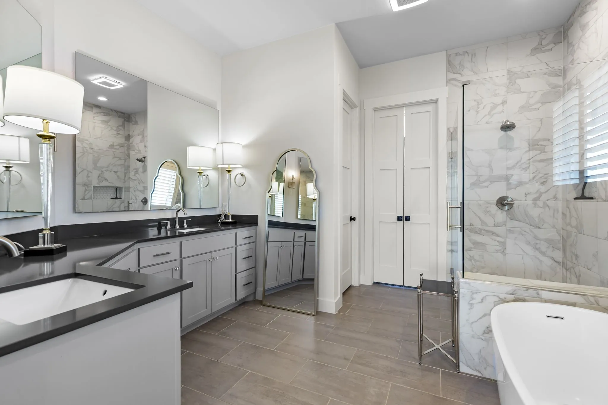 Single Family Residence For Sale in Rockwall County , 217 Bristol Court, Heath, Texas 75032, 4 Bedroom, 5 Bathroom, 3 Garage spaces, 3,287 Sqft, built in 2019, mls#21311730, Real Estate Agent in Heath, Homes For Sale in Rockwall county, Homes For Sale in Heath, Realtor in Heath Texas, Real Estate Brokerage Independent Realty Texas, Luminita Cordes Realtor