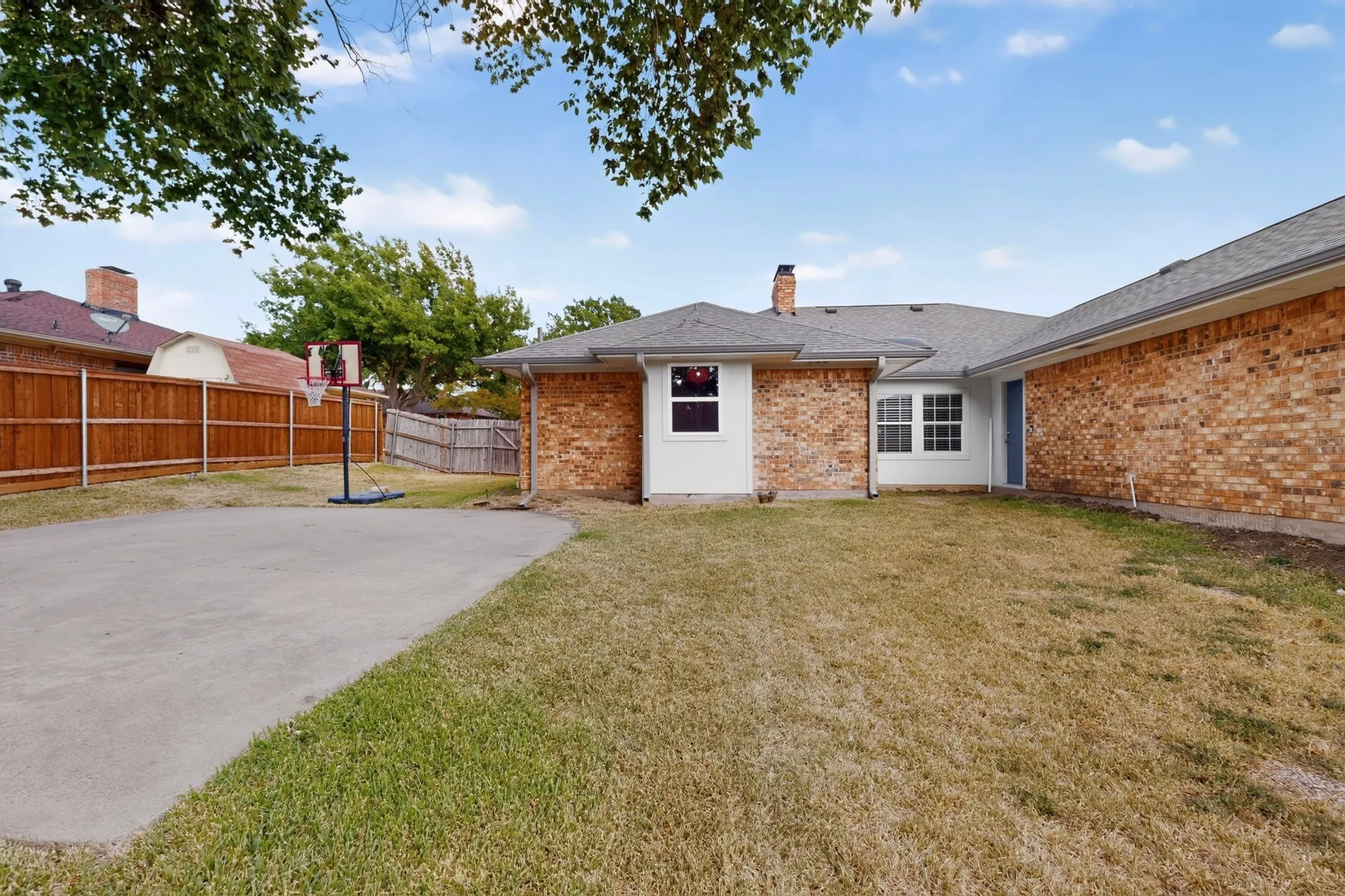 Single Family Residence For Sale in Dallas County , 2413 Club Meadow Drive, Garland, Texas 75041, 4 Bedroom, 2 Bathroom, 2 Garage spaces, 2,306 Sqft, built in 1983, Price $349,000, mls#21359312, Real Estate Agent in Garland, Homes For Sale in Dallas county, Homes For Sale in Garland, Realtor in Garland Texas, Real Estate Brokerage Independent Realty Texas, Luminita Cordes Realtor