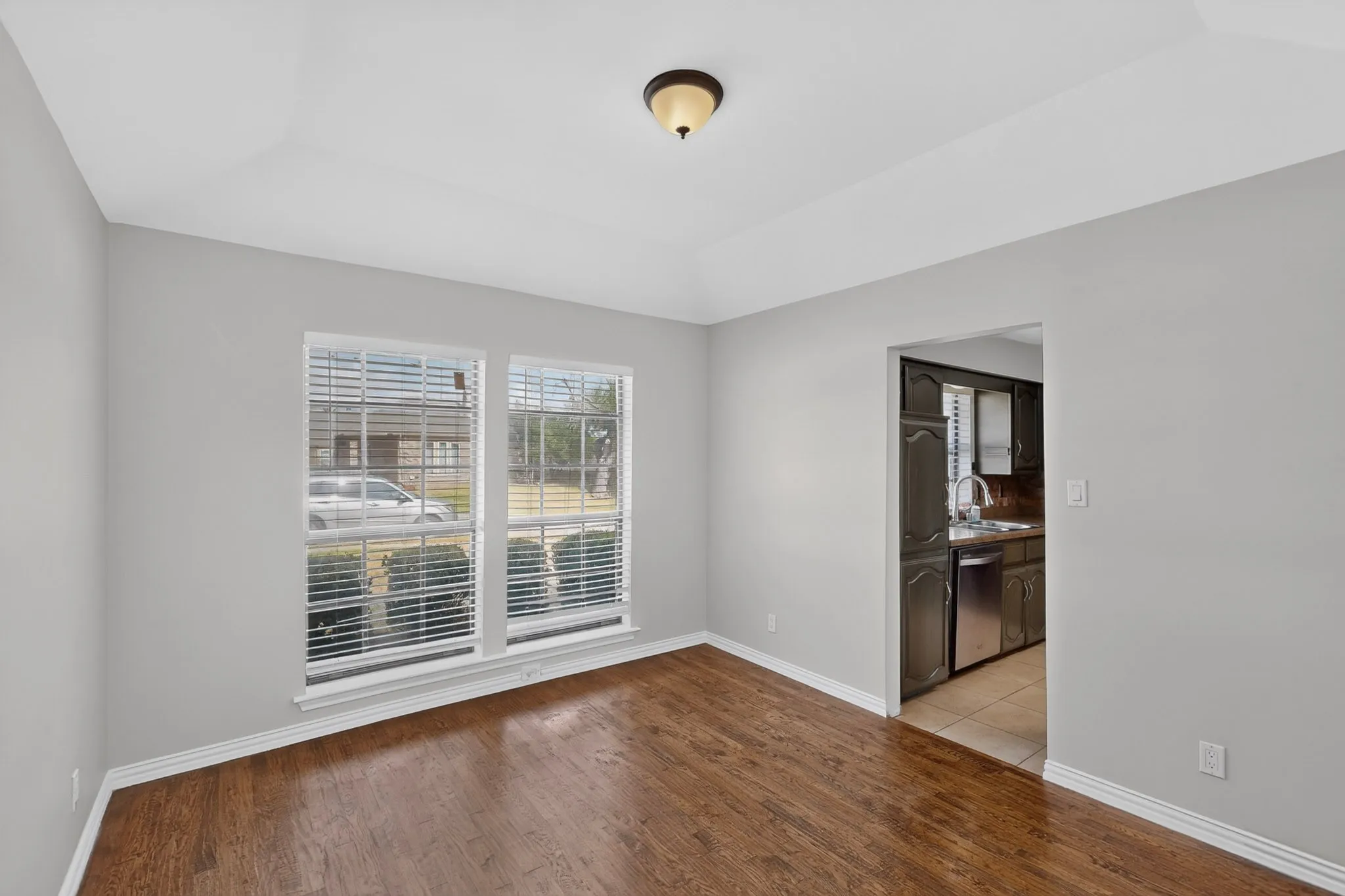 Single Family Residence For Sale in Dallas County , 2413 Club Meadow Drive, Garland, Texas 75041, 4 Bedroom, 2 Bathroom, 2 Garage spaces, 2,306 Sqft, built in 1983, Price $349,000, mls#21359312, Real Estate Agent in Garland, Homes For Sale in Dallas county, Homes For Sale in Garland, Realtor in Garland Texas, Real Estate Brokerage Independent Realty Texas, Luminita Cordes Realtor