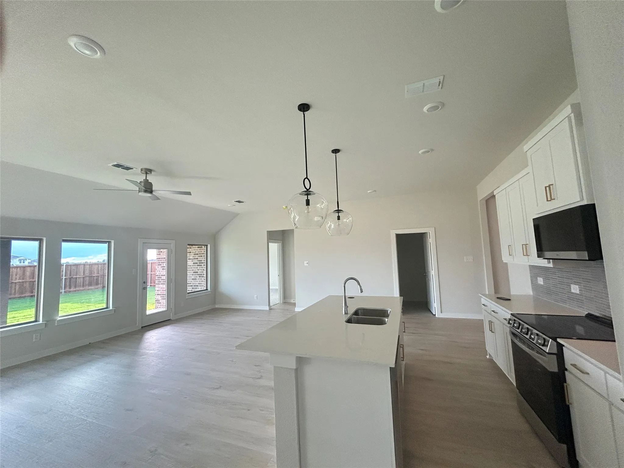 Single Family Residence For Sale in Denton County , 9909 Iron Wood Drive, Ponder, Texas 76259, 3 Bedroom, 2 Bathroom, 2 Garage spaces, 1,617 Sqft, built in 2026, mls#21355942, Real Estate Agent in Ponder, Homes For Sale in Denton county, Homes For Sale in Ponder, Realtor in Ponder Texas, Real Estate Brokerage Independent Realty Texas, Luminita Cordes Realtor