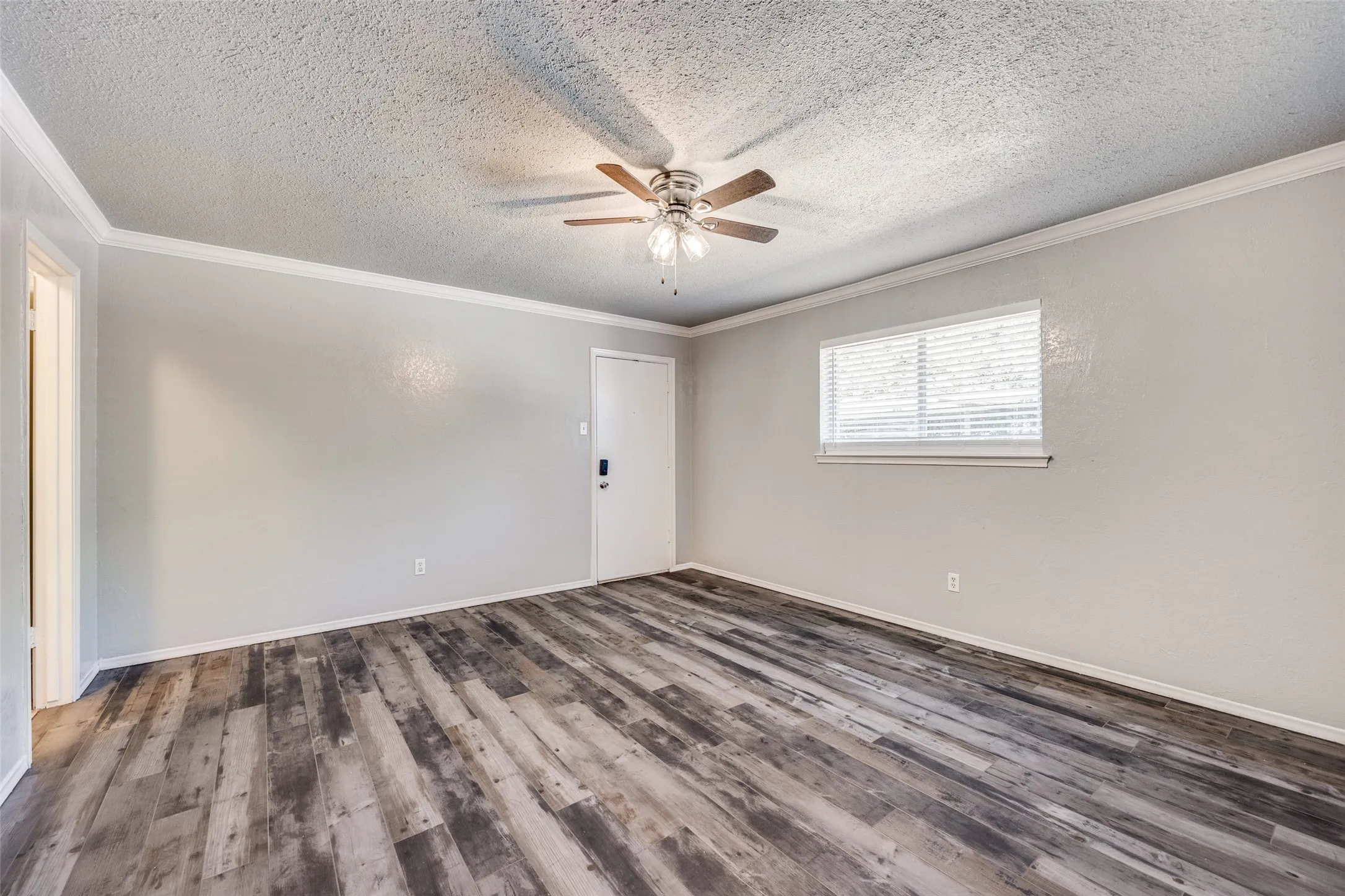 Condominium For Rent in Dallas County , 5053 Les Chateaux Drive 141, Dallas, Texas 75235, 2 Bedroom, 2 Bathroom, Garage spaces, 1,162 Sqft, built in 1963, mls#21359496, Real Estate Agent in Dallas, Homes For Rent in Dallas county, Homes For Rent in Dallas, Realtor in Dallas Texas, Real Estate Brokerage Independent Realty Texas, Luminita Cordes Realtor