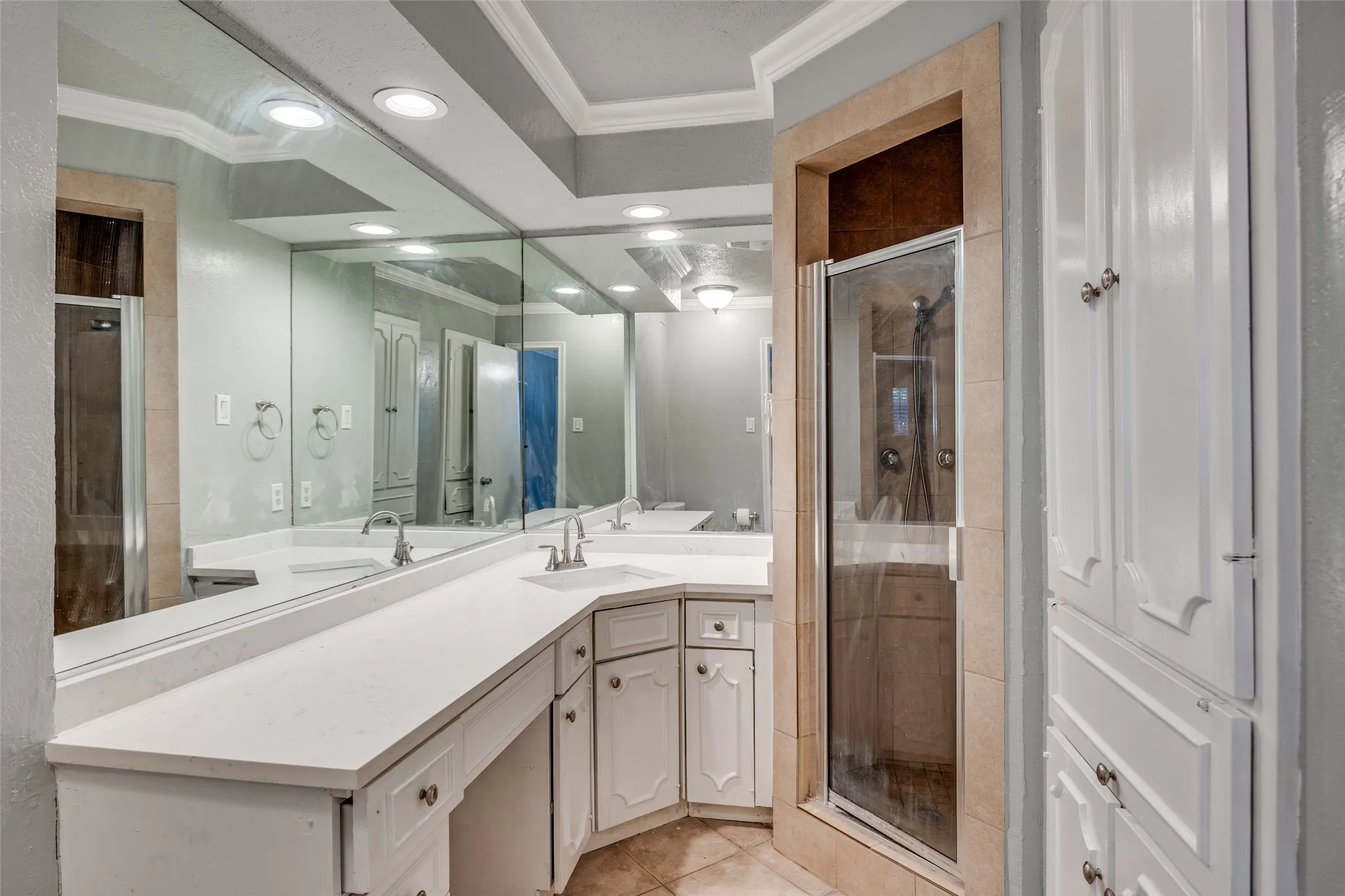 Condominium For Rent in Dallas County , 5053 Les Chateaux Drive 141, Dallas, Texas 75235, 2 Bedroom, 2 Bathroom, Garage spaces, 1,162 Sqft, built in 1963, mls#21359496, Real Estate Agent in Dallas, Homes For Rent in Dallas county, Homes For Rent in Dallas, Realtor in Dallas Texas, Real Estate Brokerage Independent Realty Texas, Luminita Cordes Realtor