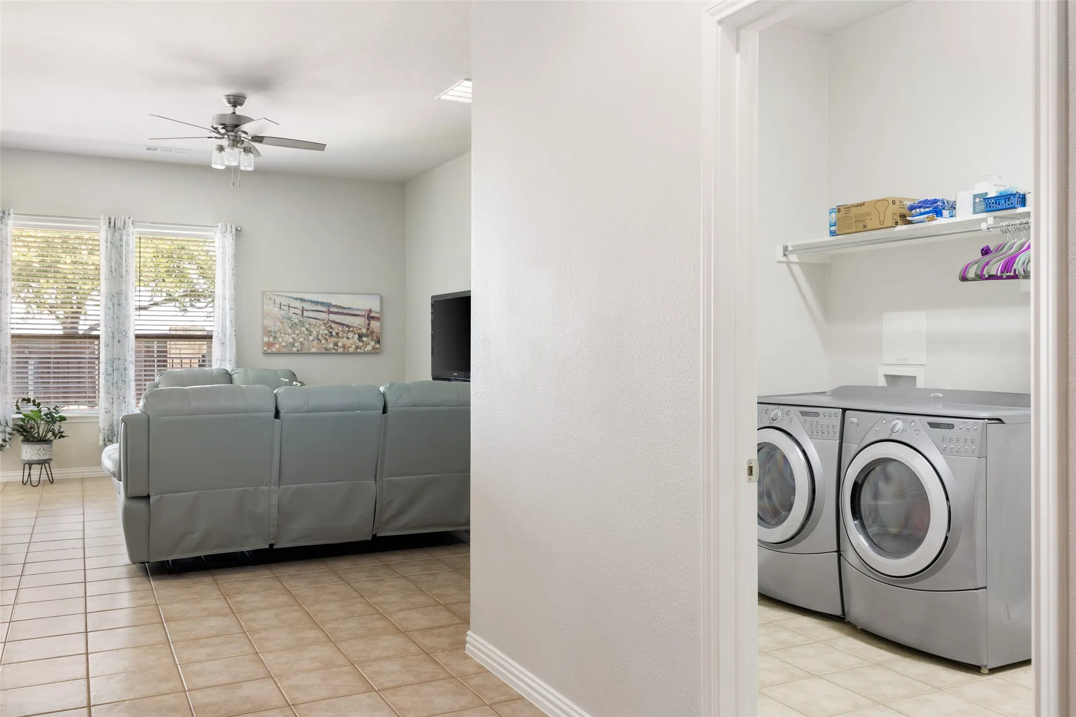 Single Family Residence For Sale in Tarrant County , 1009 Prairie Heights Drive, Fort Worth, Texas 76108, 3 Bedroom, 2 Bathroom, 2 Garage spaces, 1,835 Sqft, built in 2012, mls#21358409, Real Estate Agent in Fort Worth, Homes For Sale in Tarrant county, Homes For Sale in Fort Worth, Realtor in Fort Worth Texas, Real Estate Brokerage Independent Realty Texas, Luminita Cordes Realtor