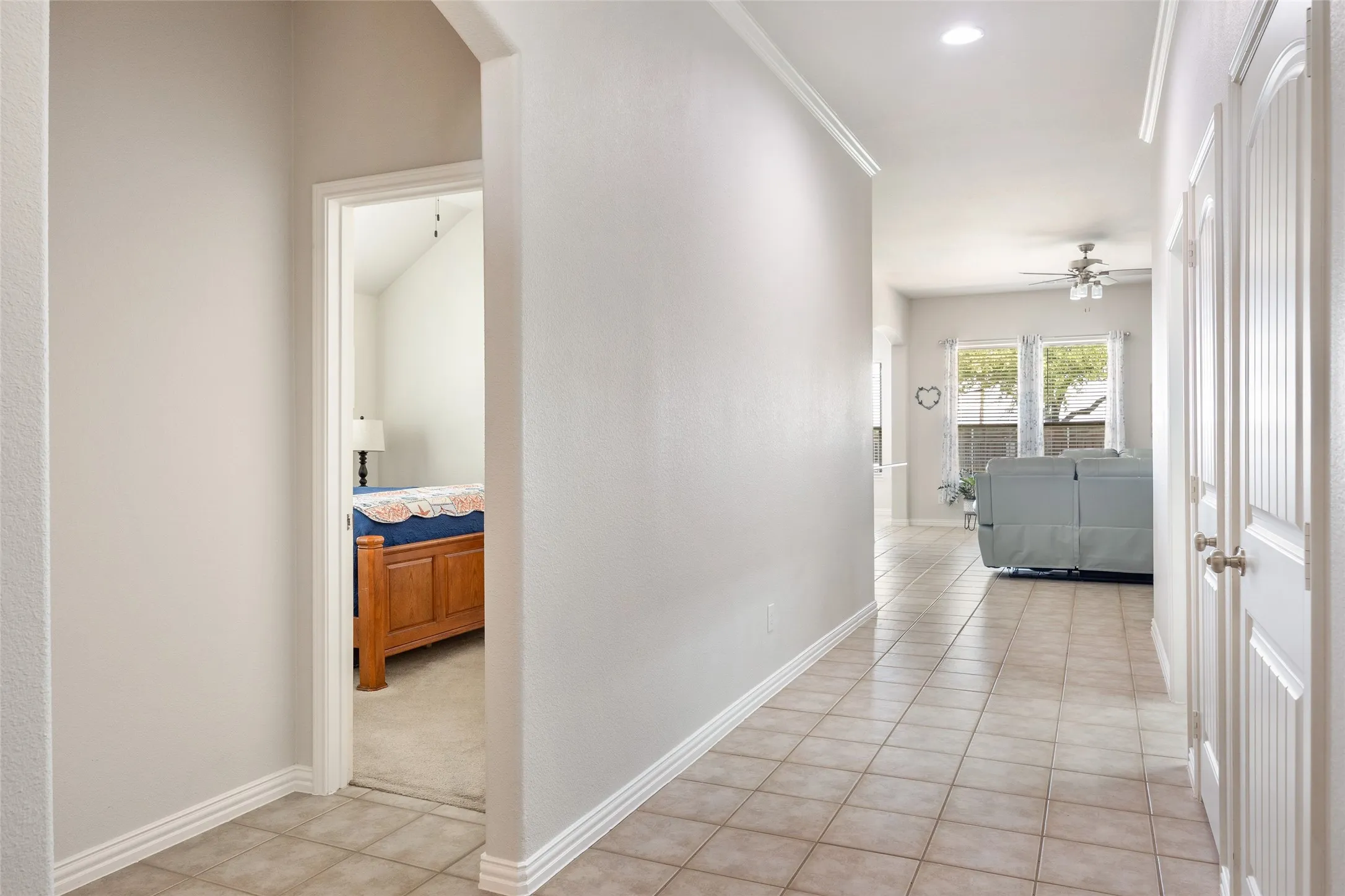 Single Family Residence For Sale in Tarrant County , 1009 Prairie Heights Drive, Fort Worth, Texas 76108, 3 Bedroom, 2 Bathroom, 2 Garage spaces, 1,835 Sqft, built in 2012, mls#21358409, Real Estate Agent in Fort Worth, Homes For Sale in Tarrant county, Homes For Sale in Fort Worth, Realtor in Fort Worth Texas, Real Estate Brokerage Independent Realty Texas, Luminita Cordes Realtor