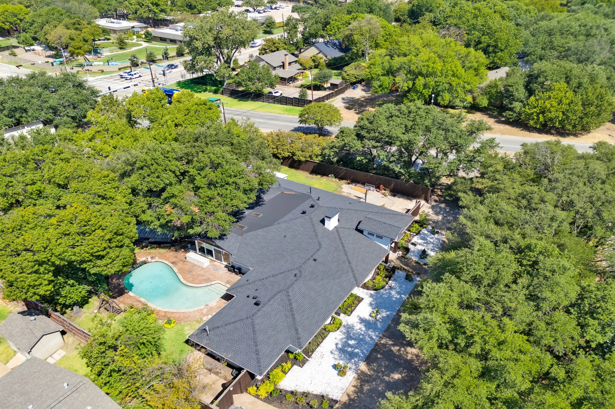 Single Family Residence For Sale in Dallas County , 14087 Brookridge Drive, Dallas, Texas 75240, 5 Bedroom, 4 Bathroom, 2 Garage spaces, 4,600 Sqft, built in 1960, mls#21357249, Real Estate Agent in Dallas, Homes For Sale in Dallas county, Homes For Sale in Dallas, Realtor in Dallas Texas, Real Estate Brokerage Independent Realty Texas, Luminita Cordes Realtor