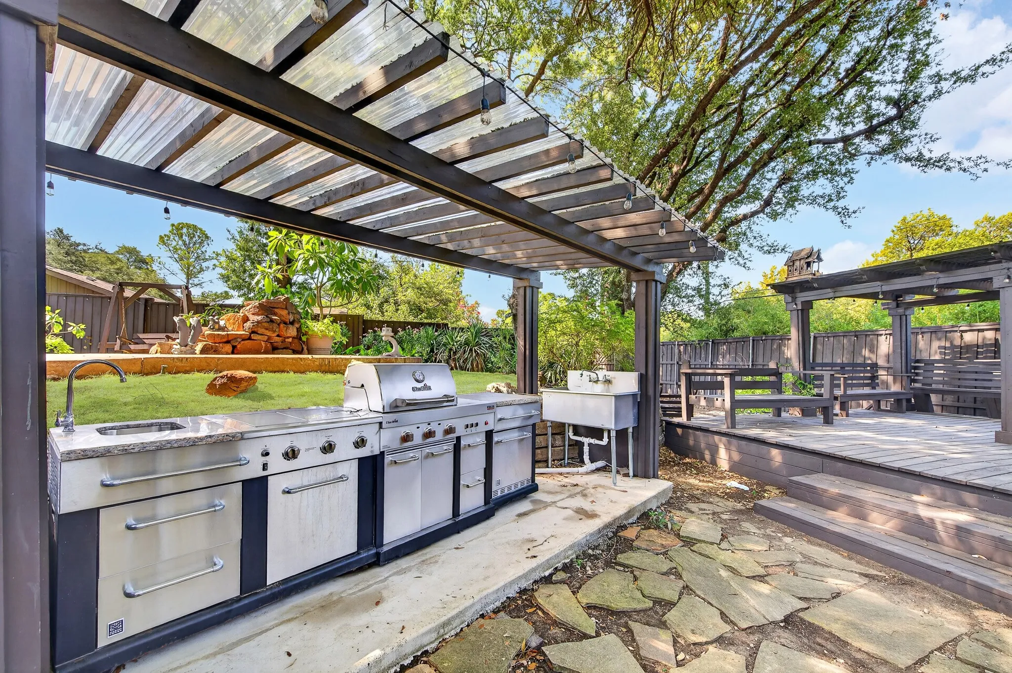 Single Family Residence For Sale in Dallas County , 14087 Brookridge Drive, Dallas, Texas 75240, 5 Bedroom, 4 Bathroom, 2 Garage spaces, 4,600 Sqft, built in 1960, mls#21357249, Real Estate Agent in Dallas, Homes For Sale in Dallas county, Homes For Sale in Dallas, Realtor in Dallas Texas, Real Estate Brokerage Independent Realty Texas, Luminita Cordes Realtor