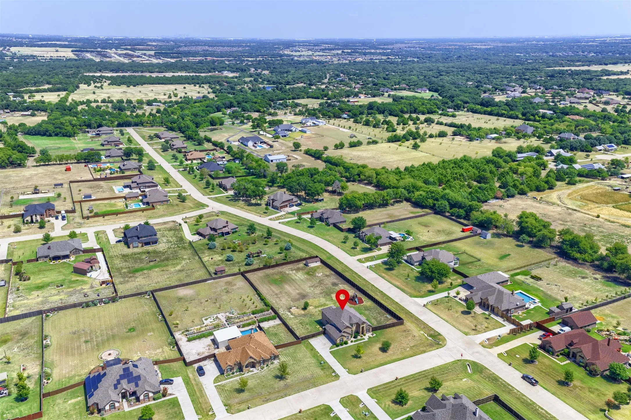 Single Family Residence For Sale in Ellis County , 8871 Etta Court, Waxahachie, Texas 75167, 5 Bedroom, 4 Bathroom, 3 Garage spaces, 3,292 Sqft, built in 2018, mls#21354768, Real Estate Agent in Waxahachie, Homes For Sale in Ellis county, Homes For Sale in Waxahachie, Realtor in Waxahachie Texas, Real Estate Brokerage Independent Realty Texas, Luminita Cordes Realtor