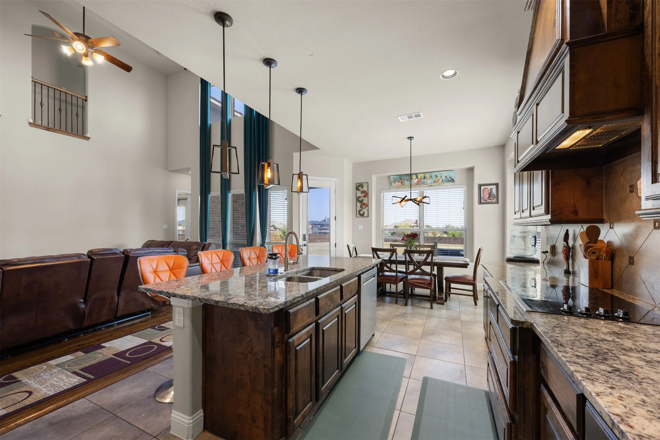 Single Family Residence For Sale in Ellis County , 8871 Etta Court, Waxahachie, Texas 75167, 5 Bedroom, 4 Bathroom, 3 Garage spaces, 3,292 Sqft, built in 2018, mls#21354768, Real Estate Agent in Waxahachie, Homes For Sale in Ellis county, Homes For Sale in Waxahachie, Realtor in Waxahachie Texas, Real Estate Brokerage Independent Realty Texas, Luminita Cordes Realtor