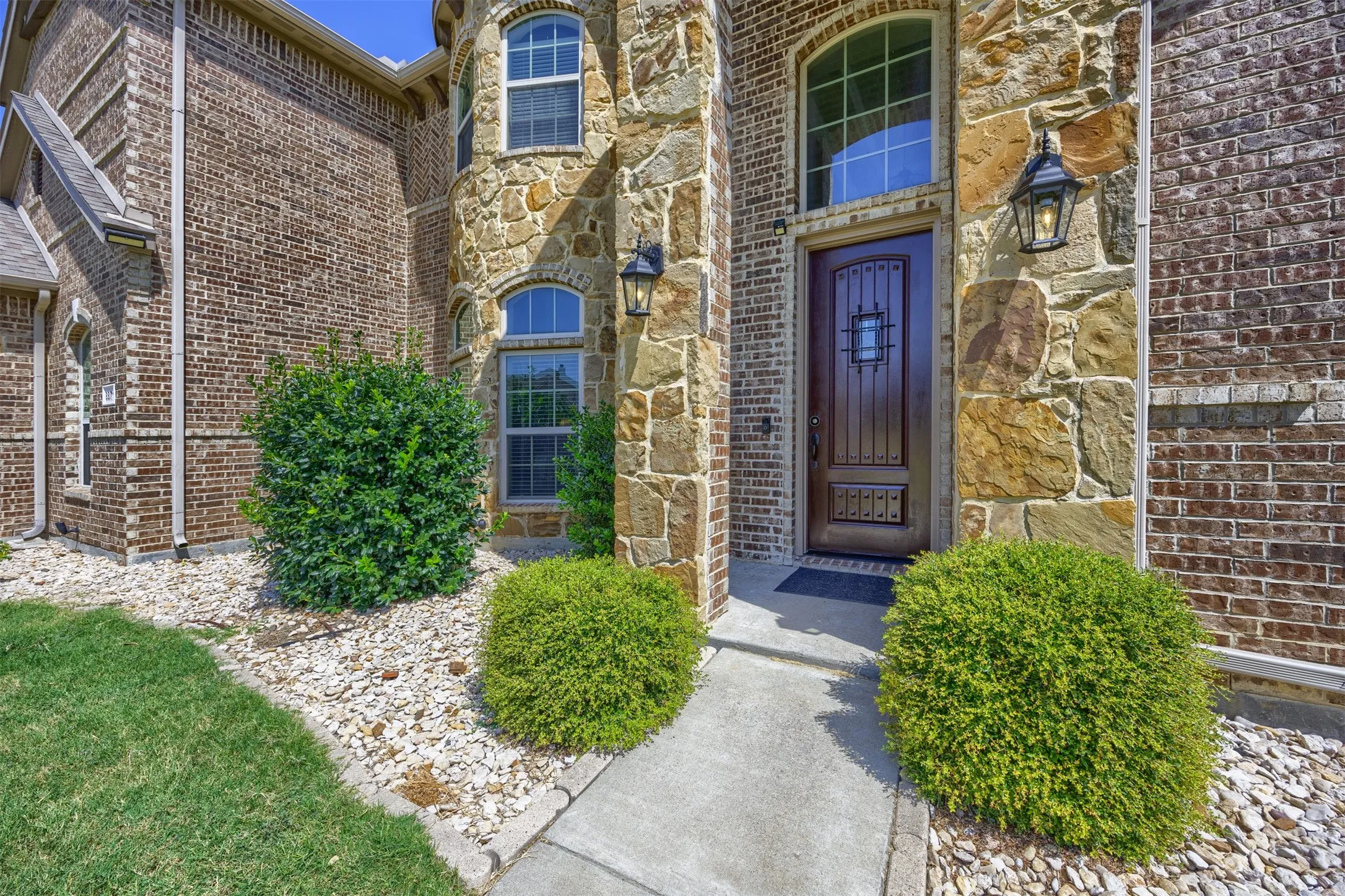 Single Family Residence For Sale in Ellis County , 8871 Etta Court, Waxahachie, Texas 75167, 5 Bedroom, 4 Bathroom, 3 Garage spaces, 3,292 Sqft, built in 2018, mls#21354768, Real Estate Agent in Waxahachie, Homes For Sale in Ellis county, Homes For Sale in Waxahachie, Realtor in Waxahachie Texas, Real Estate Brokerage Independent Realty Texas, Luminita Cordes Realtor