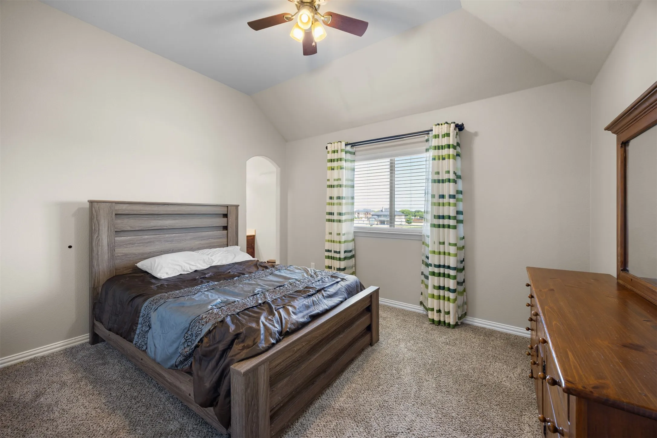 Single Family Residence For Sale in Ellis County , 8871 Etta Court, Waxahachie, Texas 75167, 5 Bedroom, 4 Bathroom, 3 Garage spaces, 3,292 Sqft, built in 2018, mls#21354768, Real Estate Agent in Waxahachie, Homes For Sale in Ellis county, Homes For Sale in Waxahachie, Realtor in Waxahachie Texas, Real Estate Brokerage Independent Realty Texas, Luminita Cordes Realtor