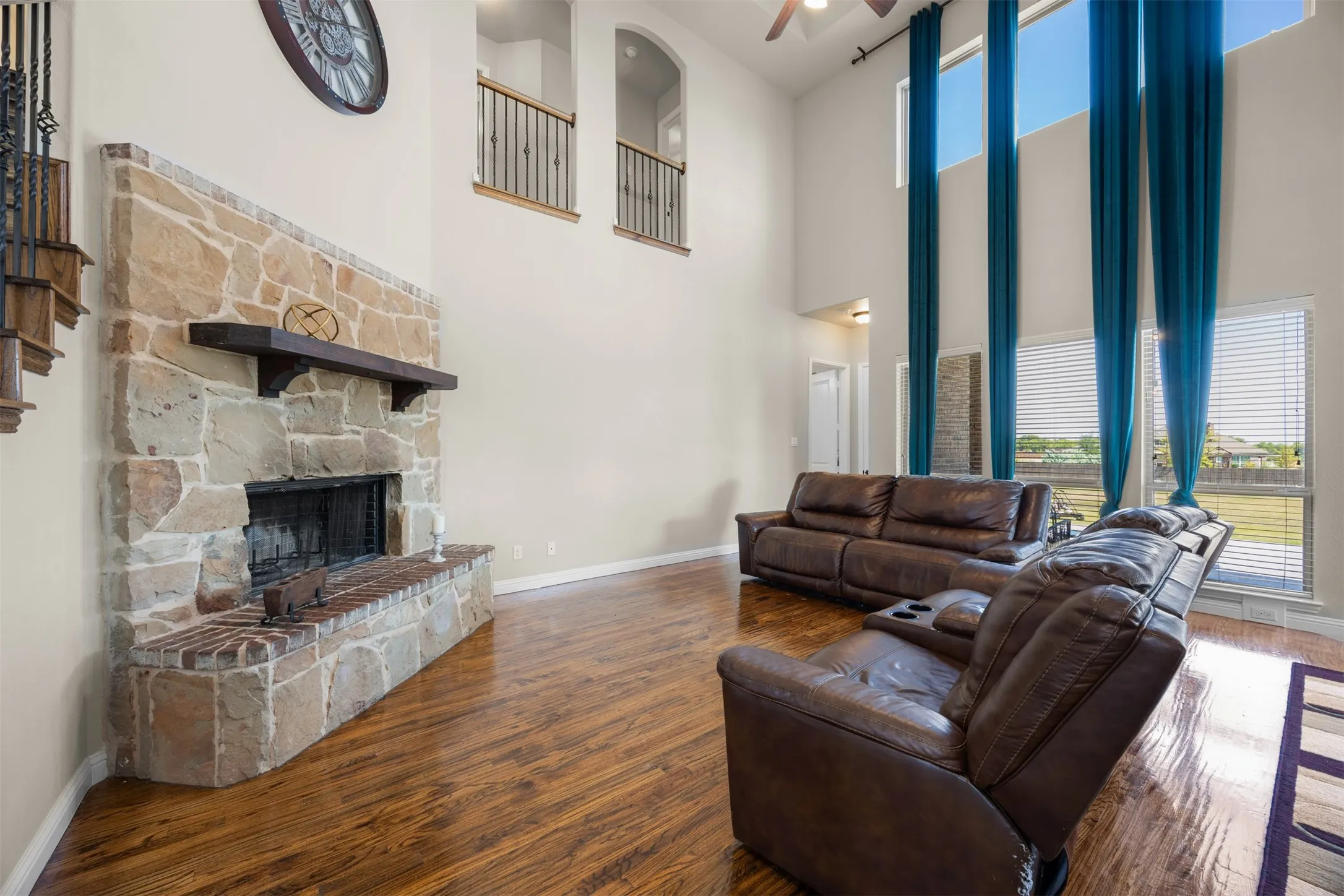 Single Family Residence For Sale in Ellis County , 8871 Etta Court, Waxahachie, Texas 75167, 5 Bedroom, 4 Bathroom, 3 Garage spaces, 3,292 Sqft, built in 2018, mls#21354768, Real Estate Agent in Waxahachie, Homes For Sale in Ellis county, Homes For Sale in Waxahachie, Realtor in Waxahachie Texas, Real Estate Brokerage Independent Realty Texas, Luminita Cordes Realtor