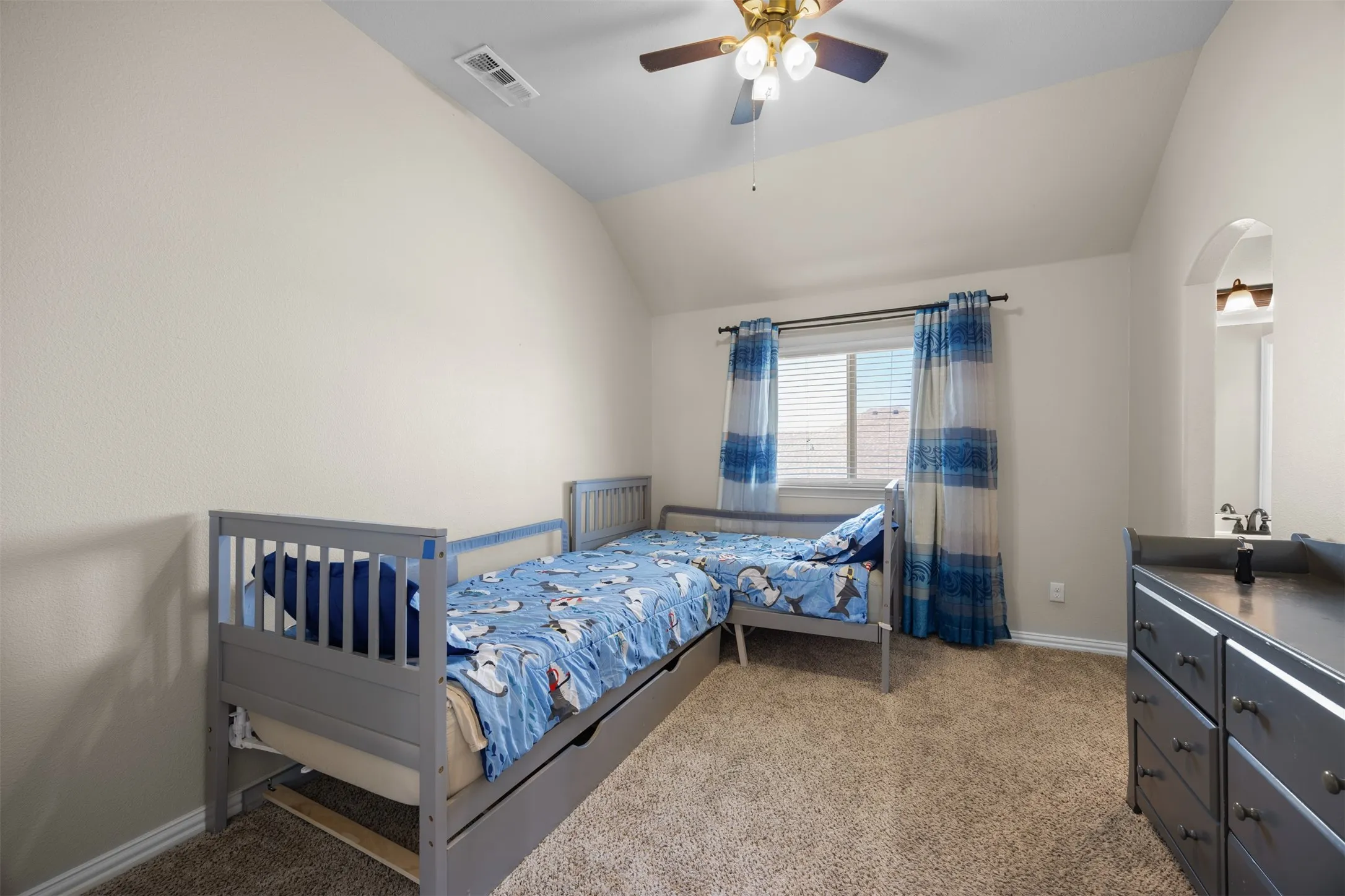 Single Family Residence For Sale in Ellis County , 8871 Etta Court, Waxahachie, Texas 75167, 5 Bedroom, 4 Bathroom, 3 Garage spaces, 3,292 Sqft, built in 2018, mls#21354768, Real Estate Agent in Waxahachie, Homes For Sale in Ellis county, Homes For Sale in Waxahachie, Realtor in Waxahachie Texas, Real Estate Brokerage Independent Realty Texas, Luminita Cordes Realtor