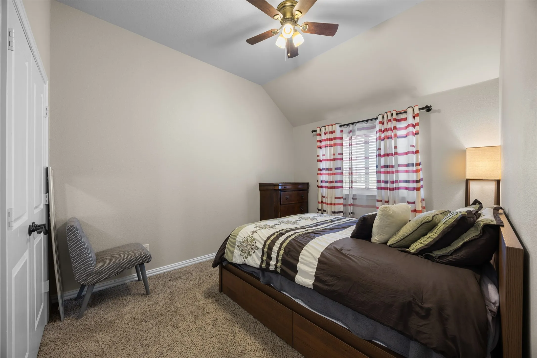 Single Family Residence For Sale in Ellis County , 8871 Etta Court, Waxahachie, Texas 75167, 5 Bedroom, 4 Bathroom, 3 Garage spaces, 3,292 Sqft, built in 2018, mls#21354768, Real Estate Agent in Waxahachie, Homes For Sale in Ellis county, Homes For Sale in Waxahachie, Realtor in Waxahachie Texas, Real Estate Brokerage Independent Realty Texas, Luminita Cordes Realtor