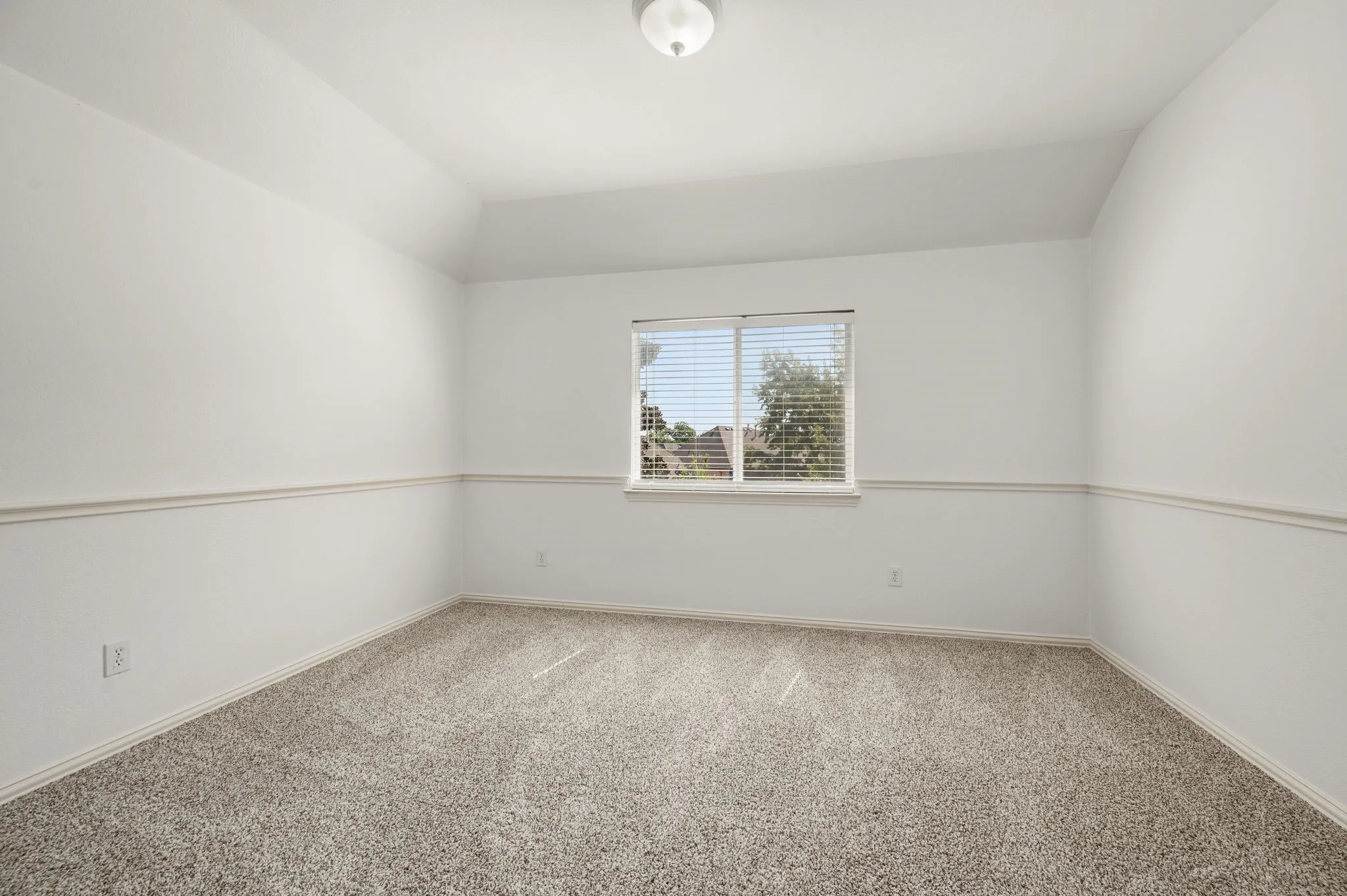 Single Family Residence For Sale in Tarrant County , 611 Goliad Drive, Keller, Texas 76248, 4 Bedroom, 4 Bathroom, 2 Garage spaces, 2,695 Sqft, built in 2003, mls#21355997, Real Estate Agent in Keller, Homes For Sale in Tarrant county, Homes For Sale in Keller, Realtor in Keller Texas, Real Estate Brokerage Independent Realty Texas, Luminita Cordes Realtor