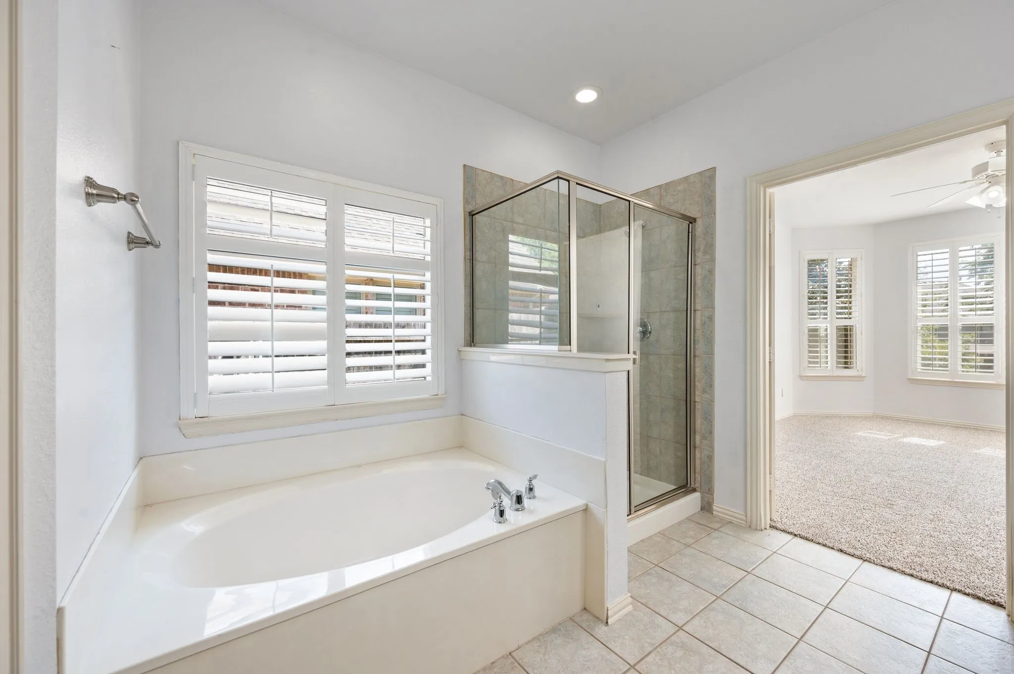 Single Family Residence For Sale in Tarrant County , 611 Goliad Drive, Keller, Texas 76248, 4 Bedroom, 4 Bathroom, 2 Garage spaces, 2,695 Sqft, built in 2003, mls#21355997, Real Estate Agent in Keller, Homes For Sale in Tarrant county, Homes For Sale in Keller, Realtor in Keller Texas, Real Estate Brokerage Independent Realty Texas, Luminita Cordes Realtor