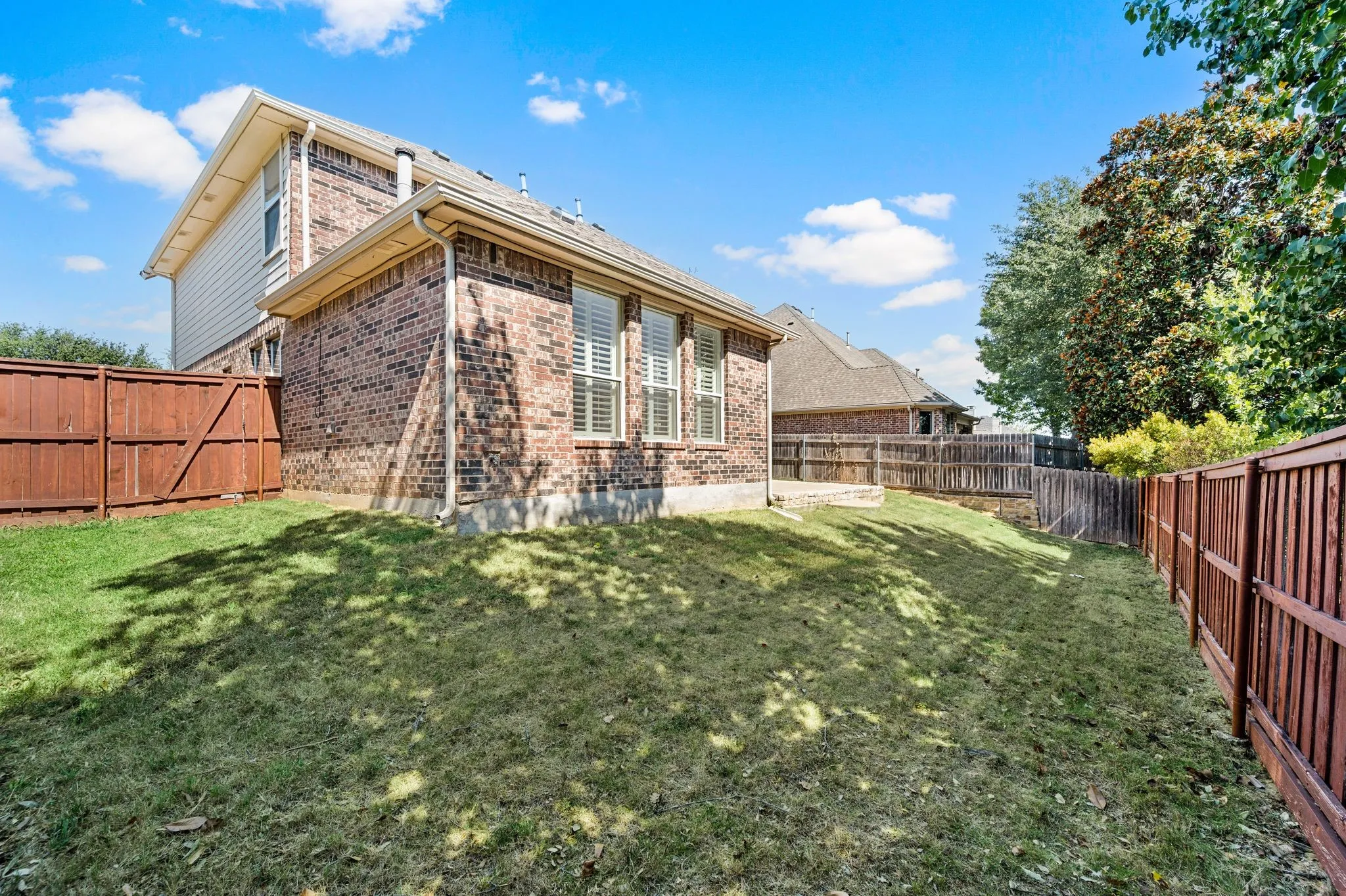 Single Family Residence For Sale in Tarrant County , 611 Goliad Drive, Keller, Texas 76248, 4 Bedroom, 4 Bathroom, 2 Garage spaces, 2,695 Sqft, built in 2003, mls#21355997, Real Estate Agent in Keller, Homes For Sale in Tarrant county, Homes For Sale in Keller, Realtor in Keller Texas, Real Estate Brokerage Independent Realty Texas, Luminita Cordes Realtor