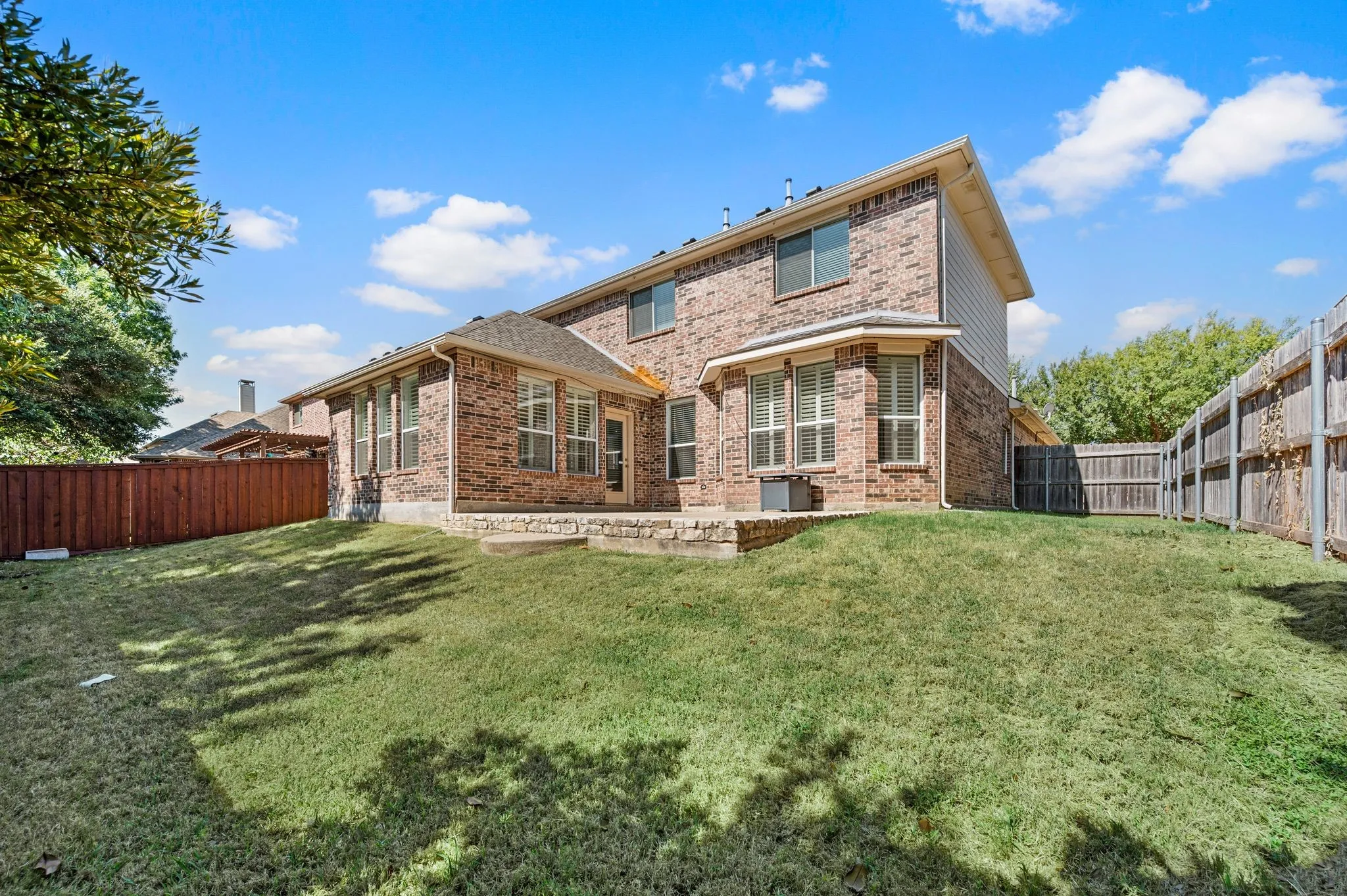 Single Family Residence For Sale in Tarrant County , 611 Goliad Drive, Keller, Texas 76248, 4 Bedroom, 4 Bathroom, 2 Garage spaces, 2,695 Sqft, built in 2003, mls#21355997, Real Estate Agent in Keller, Homes For Sale in Tarrant county, Homes For Sale in Keller, Realtor in Keller Texas, Real Estate Brokerage Independent Realty Texas, Luminita Cordes Realtor
