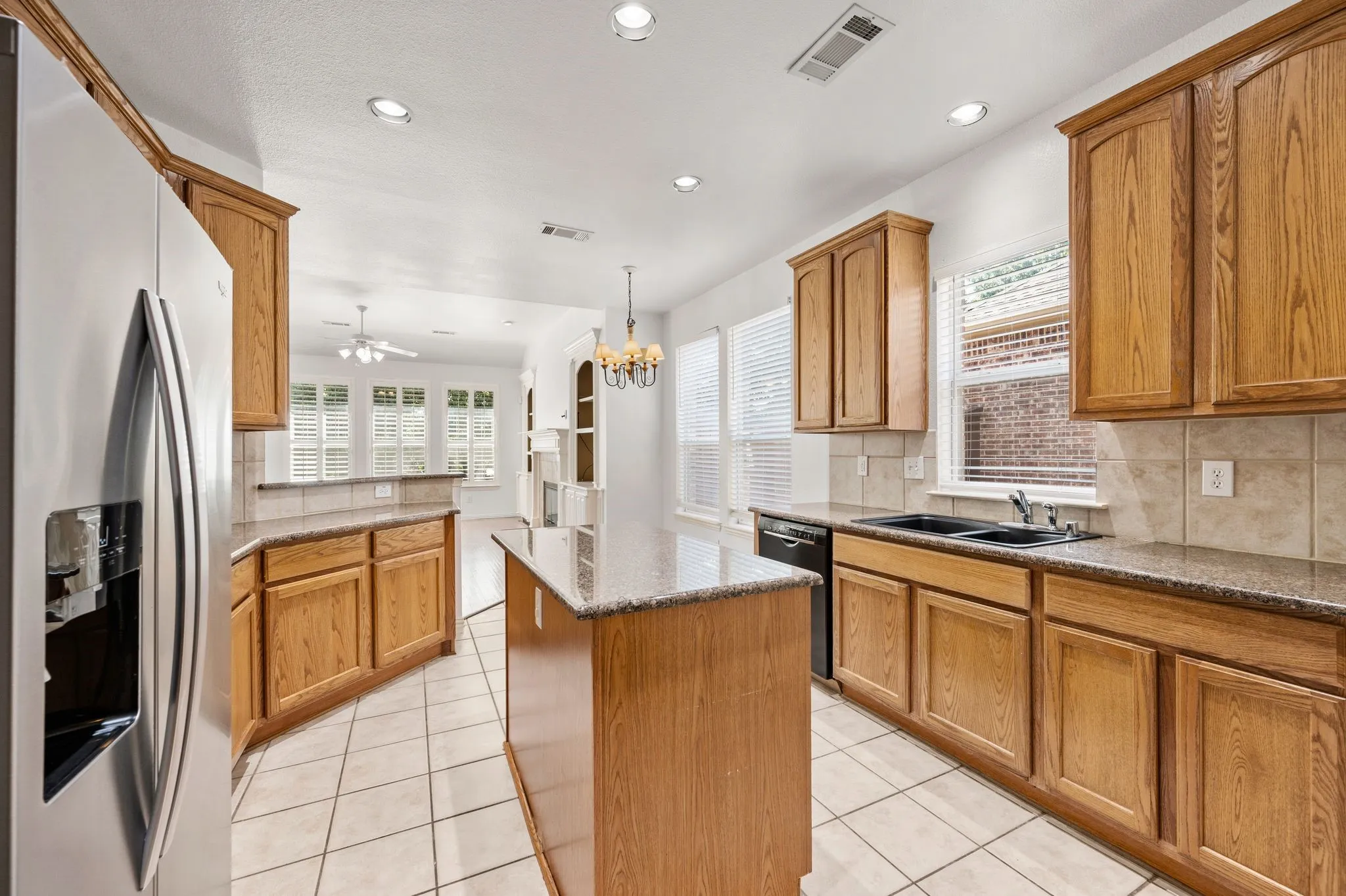 Single Family Residence For Sale in Tarrant County , 611 Goliad Drive, Keller, Texas 76248, 4 Bedroom, 4 Bathroom, 2 Garage spaces, 2,695 Sqft, built in 2003, mls#21355997, Real Estate Agent in Keller, Homes For Sale in Tarrant county, Homes For Sale in Keller, Realtor in Keller Texas, Real Estate Brokerage Independent Realty Texas, Luminita Cordes Realtor