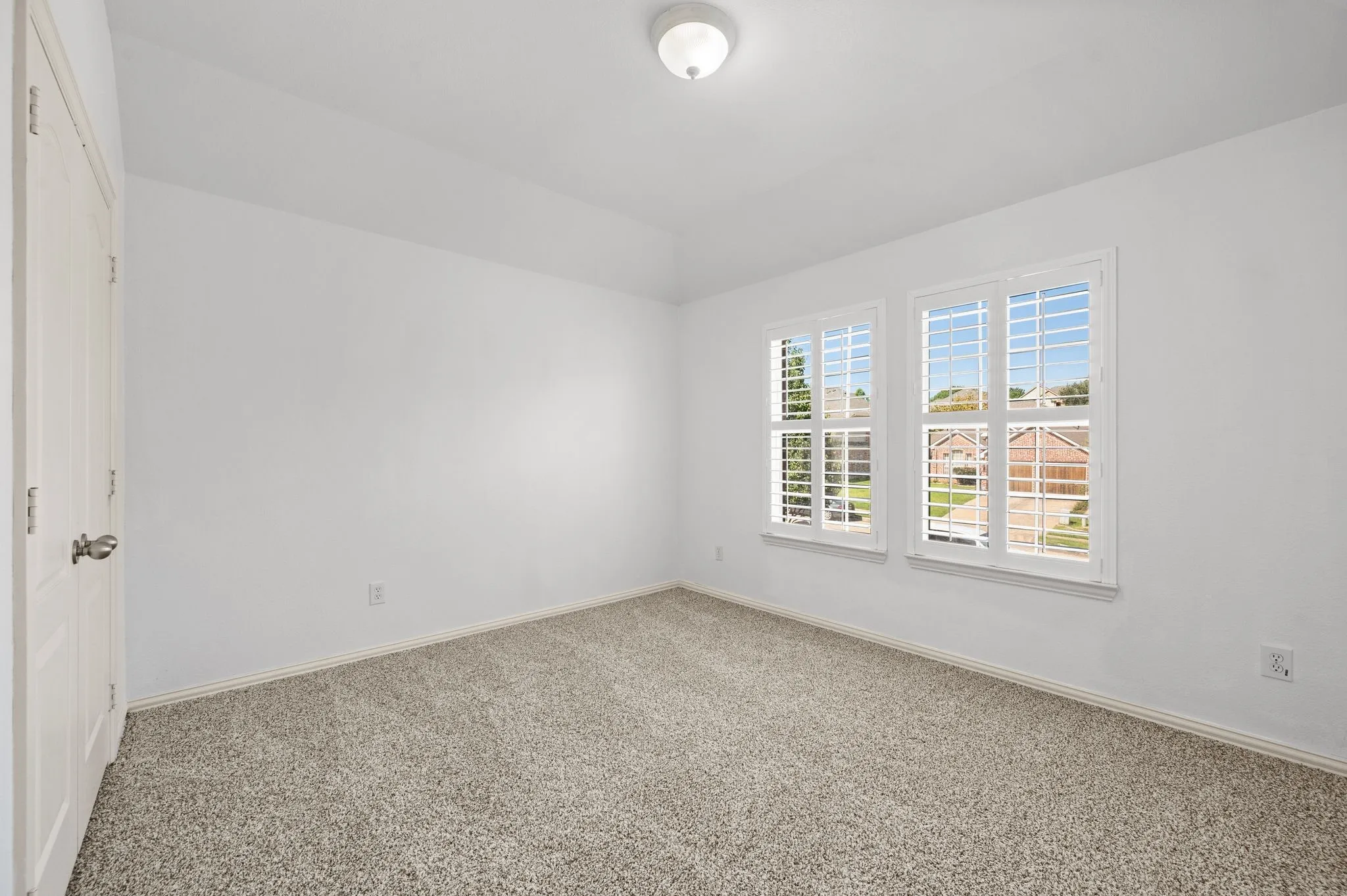 Single Family Residence For Sale in Tarrant County , 611 Goliad Drive, Keller, Texas 76248, 4 Bedroom, 4 Bathroom, 2 Garage spaces, 2,695 Sqft, built in 2003, mls#21355997, Real Estate Agent in Keller, Homes For Sale in Tarrant county, Homes For Sale in Keller, Realtor in Keller Texas, Real Estate Brokerage Independent Realty Texas, Luminita Cordes Realtor
